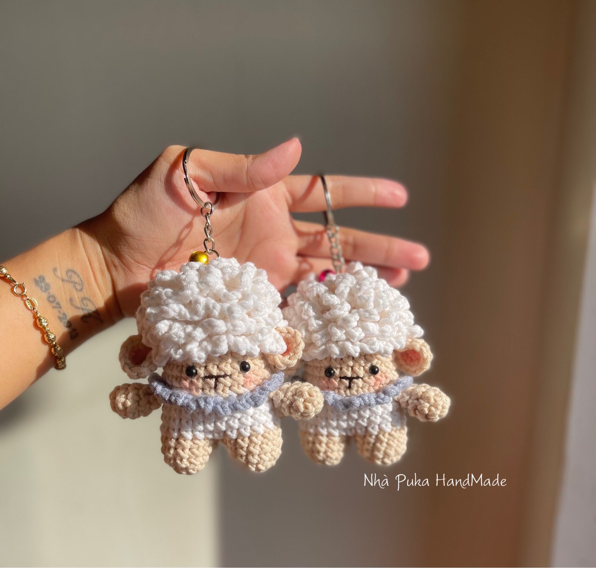 Móc khoá cừu bằng len handmade được chọn màu