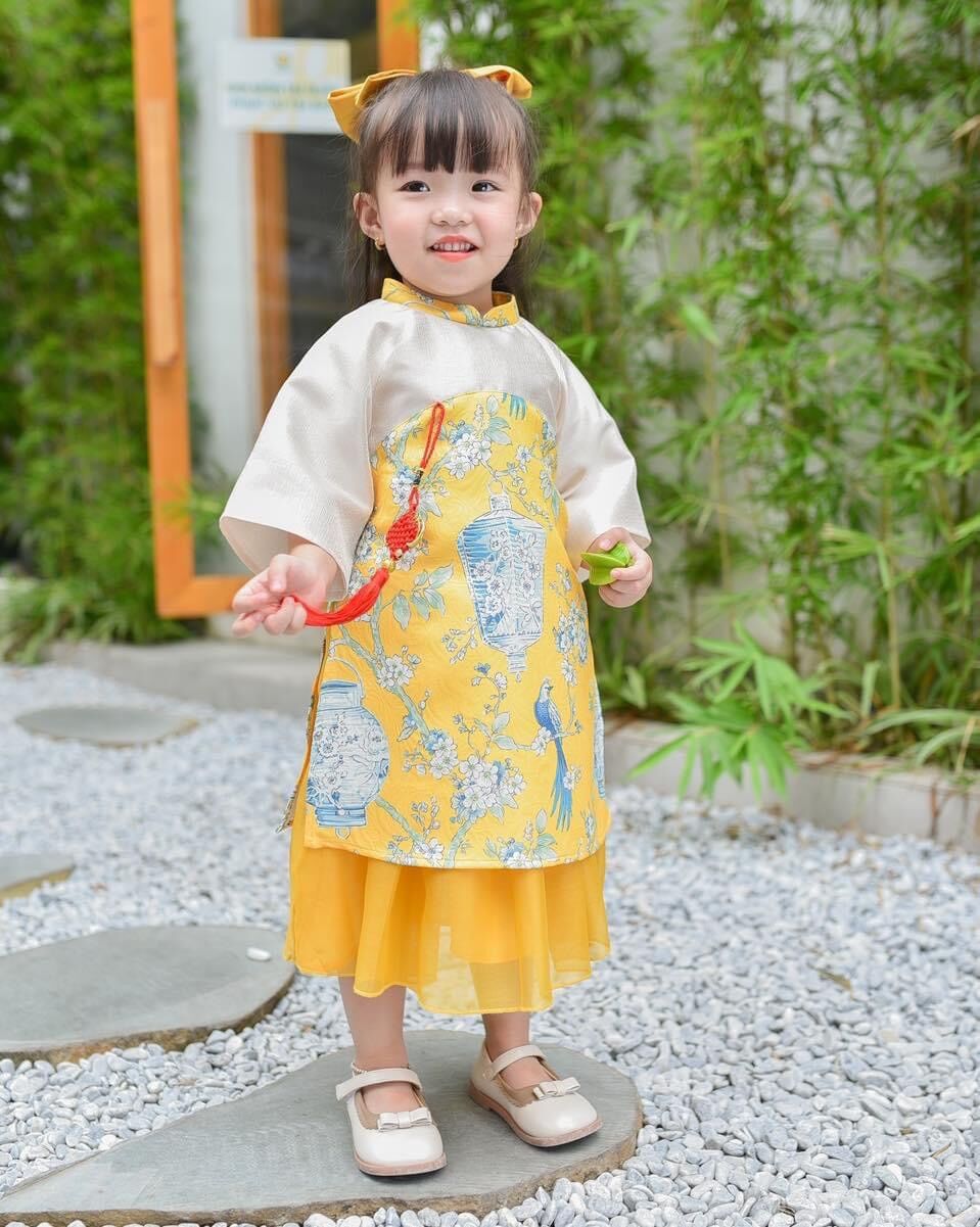 Áo cách tân / áo dài Tết cho bé gái