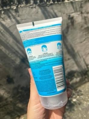 Sữa rửa mặt Garnier ( 3 in 1 ) . Made in Germany