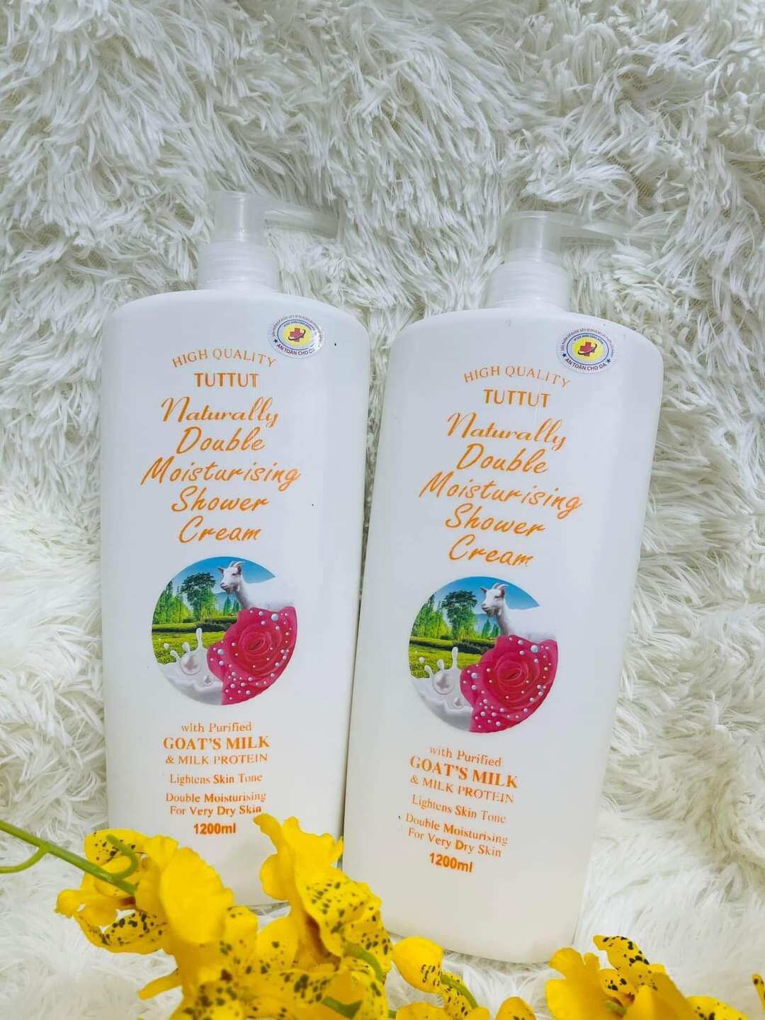 Sữa tắm tuttut sữa dê hoa hồng 1200ml