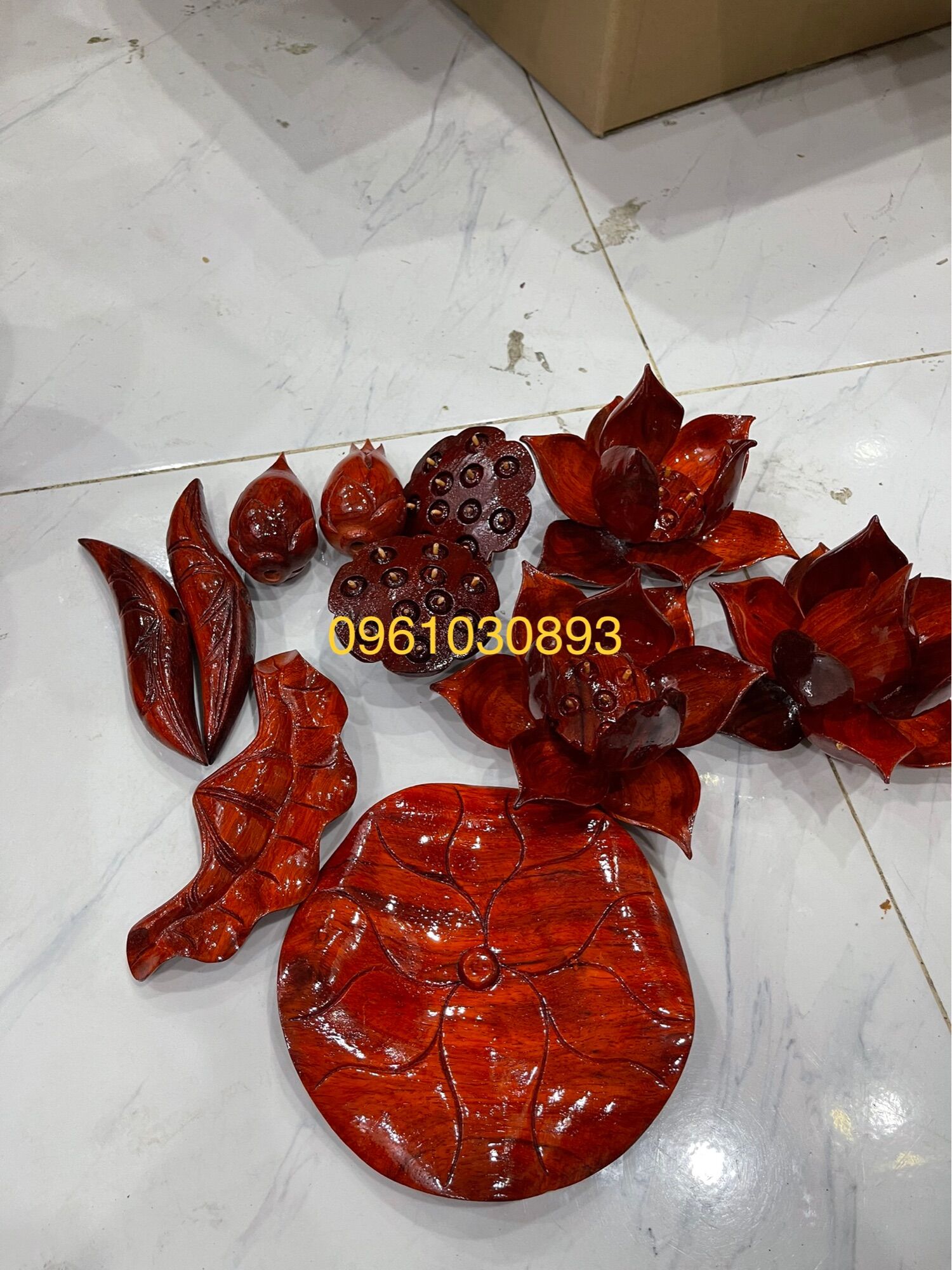 hoa sen gỗ hương