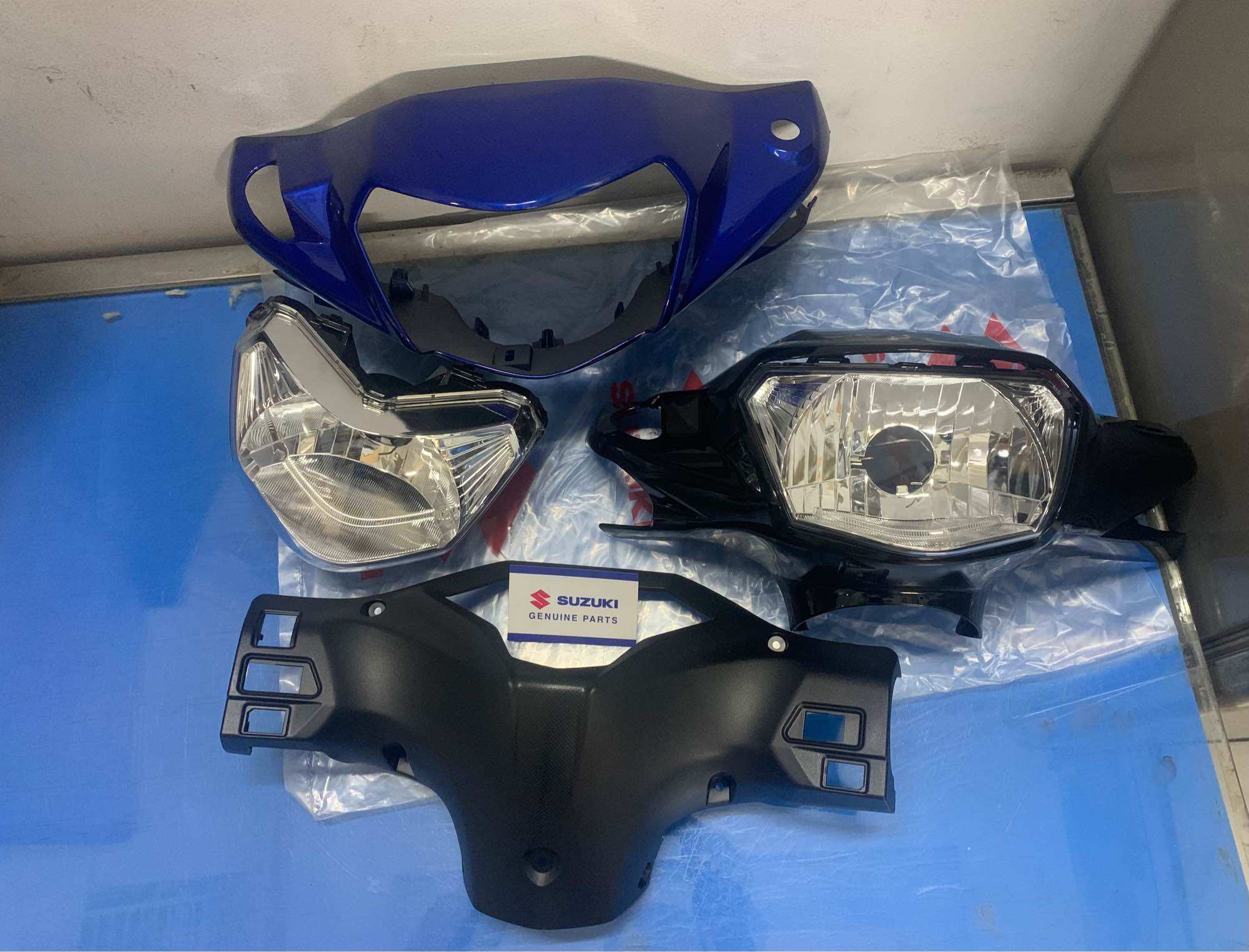 Ốp đầu tay lái trước axelo 125 suzuki chính hãng