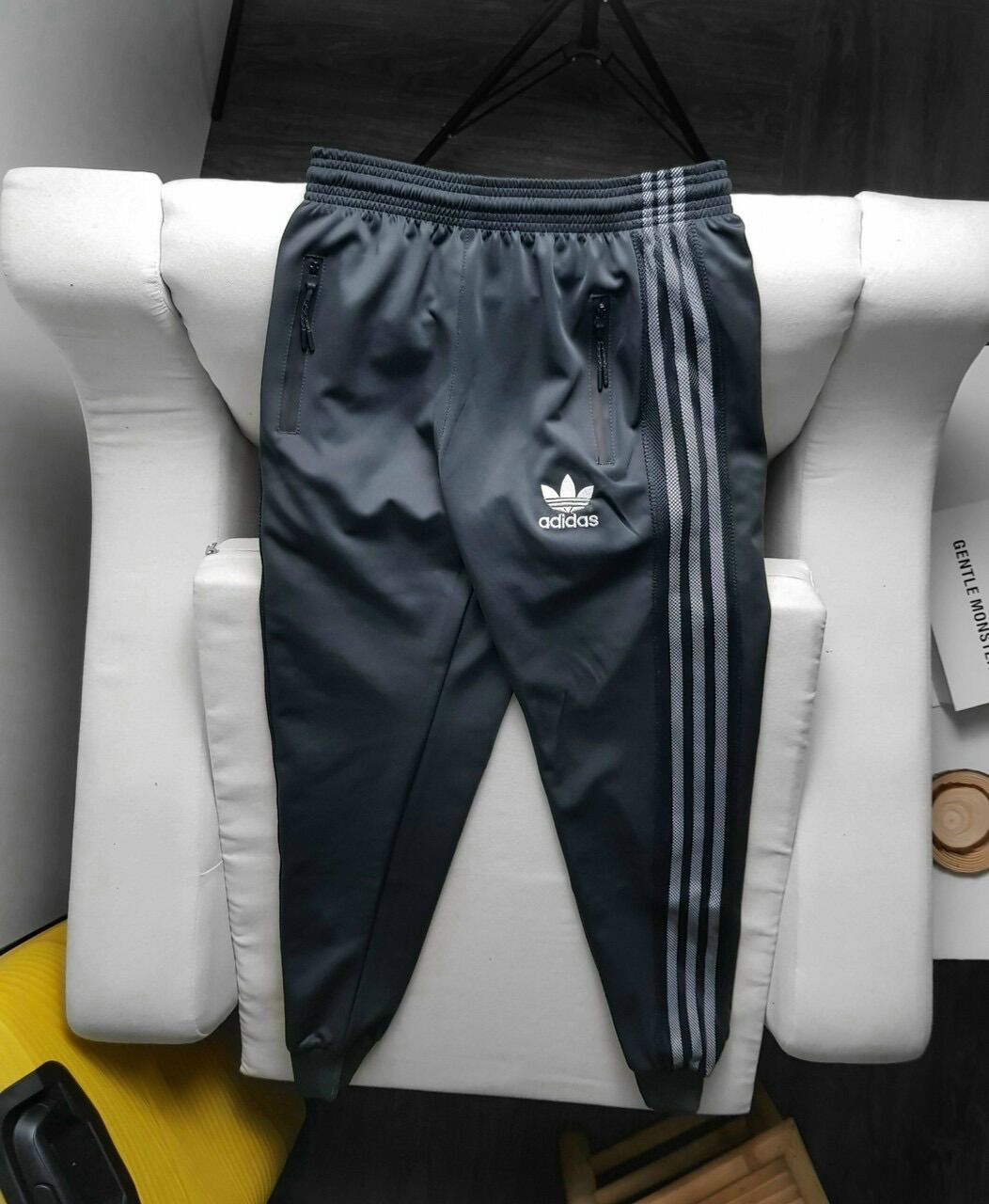 Quần Jogger Adidas chất Polyester dày dặn chất đẹp chuẩn VNXK