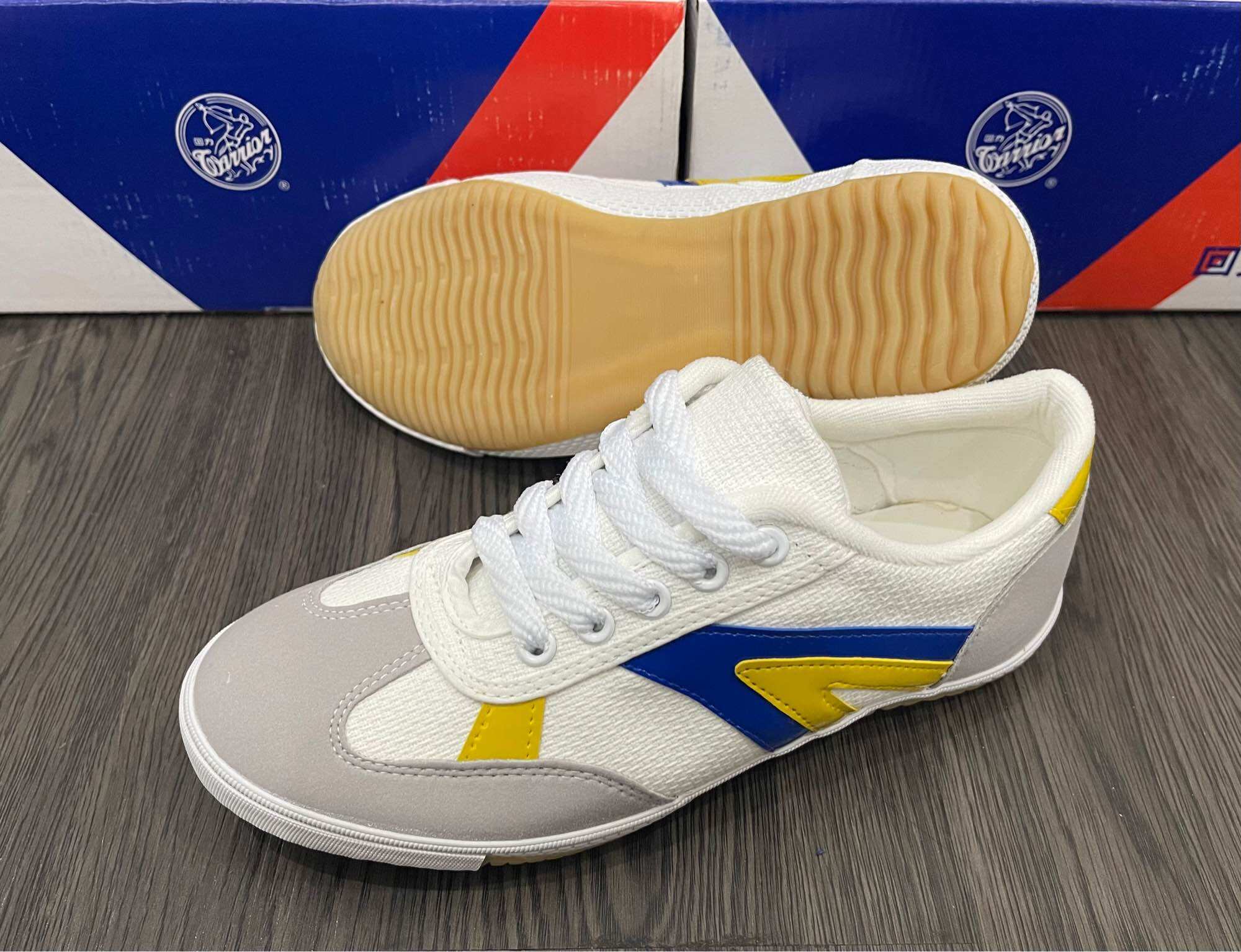 Giày Bata Phủi Warrior WT5 ShangHai chính hãng ( Trắng,Tím Than)