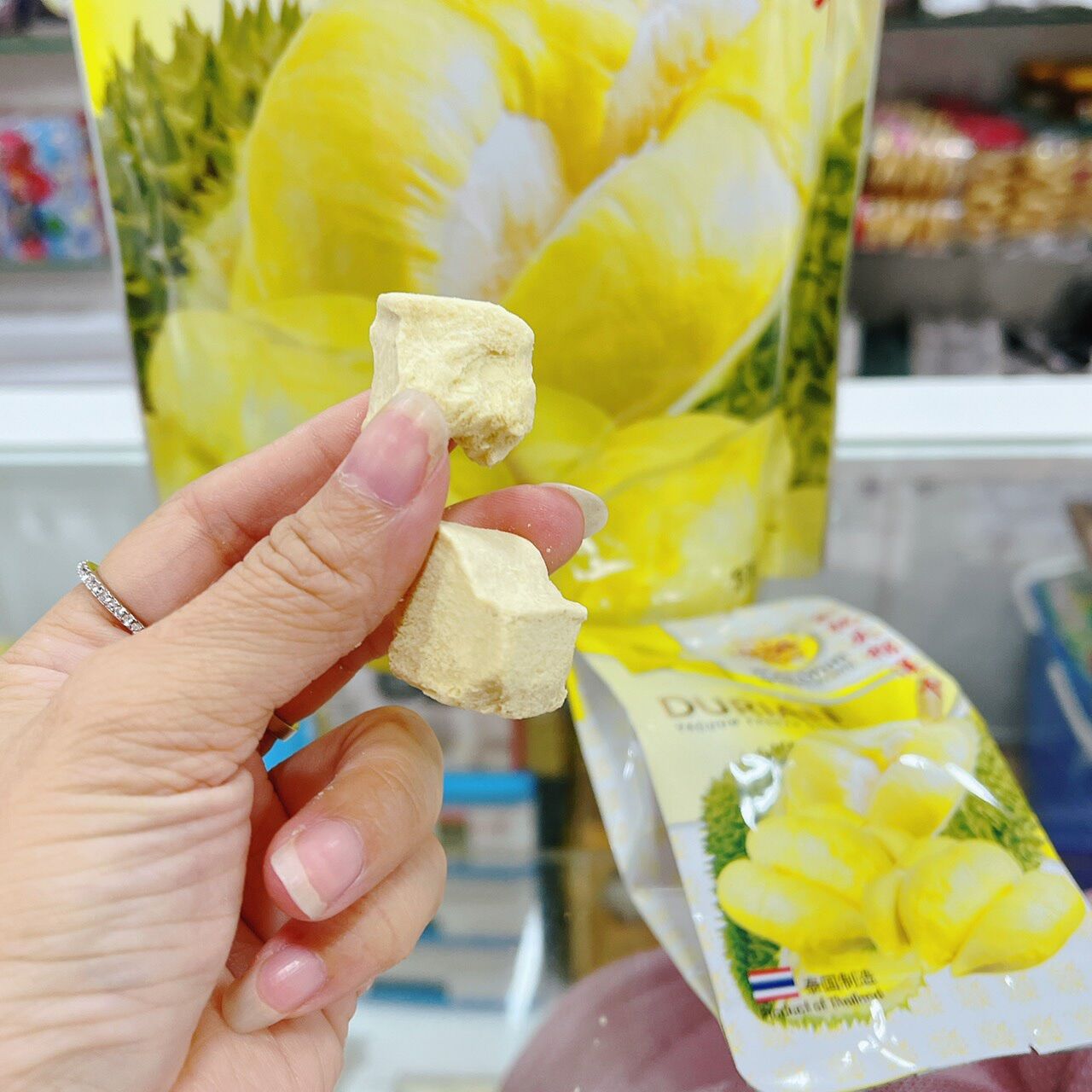 Sầu riêng sấy thái lan