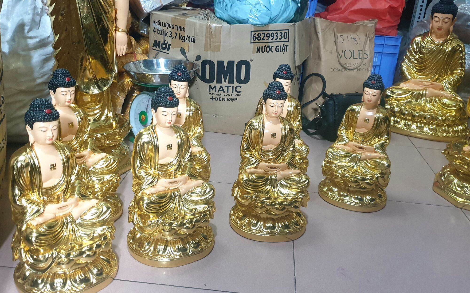 Tượng Phật Di Đà ngồi 30 cm dát vàng composit