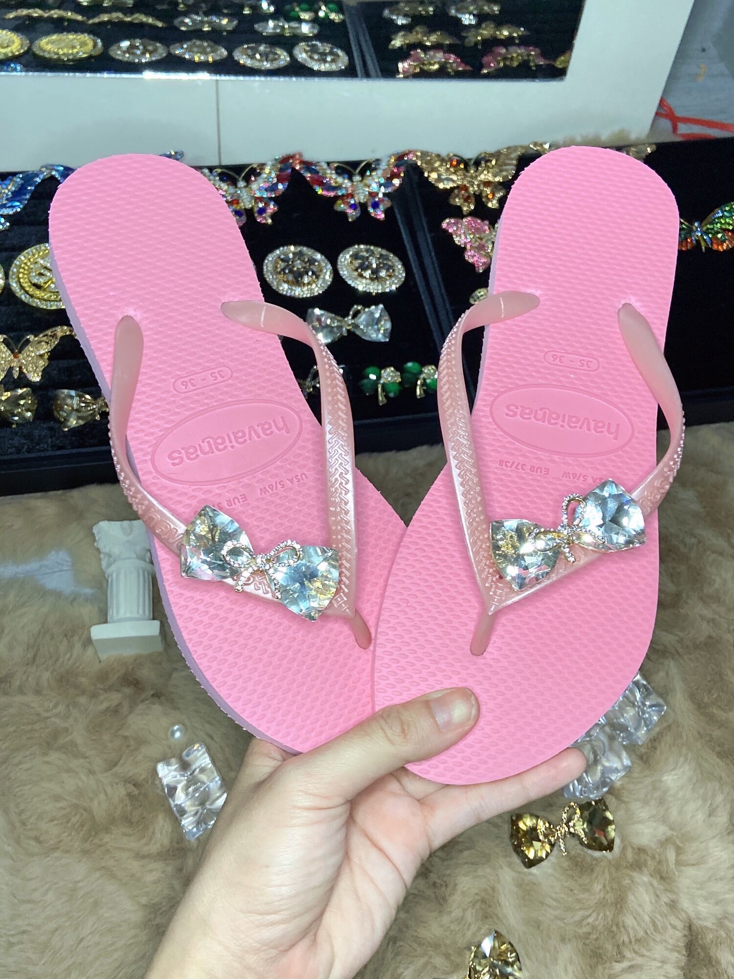 Havaianas kèm charm nơ