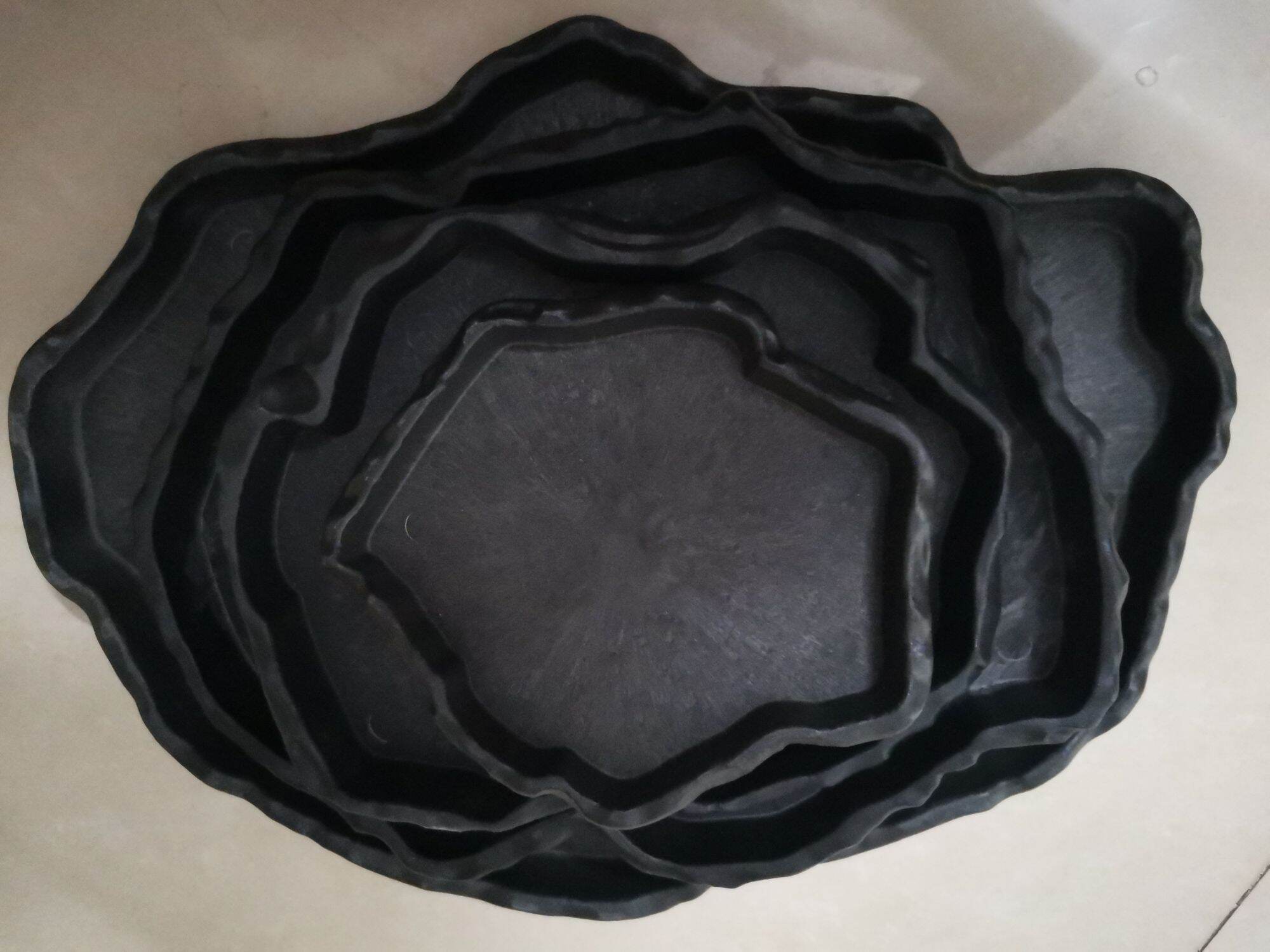 Chén ăn máng nước cho bò sát