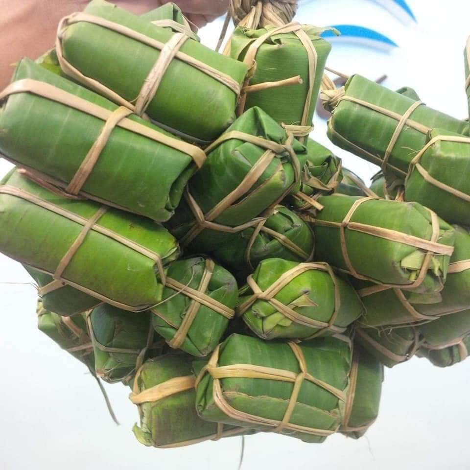 Nem chua (14 cái/xâu) - Đặc sản Nha Trang