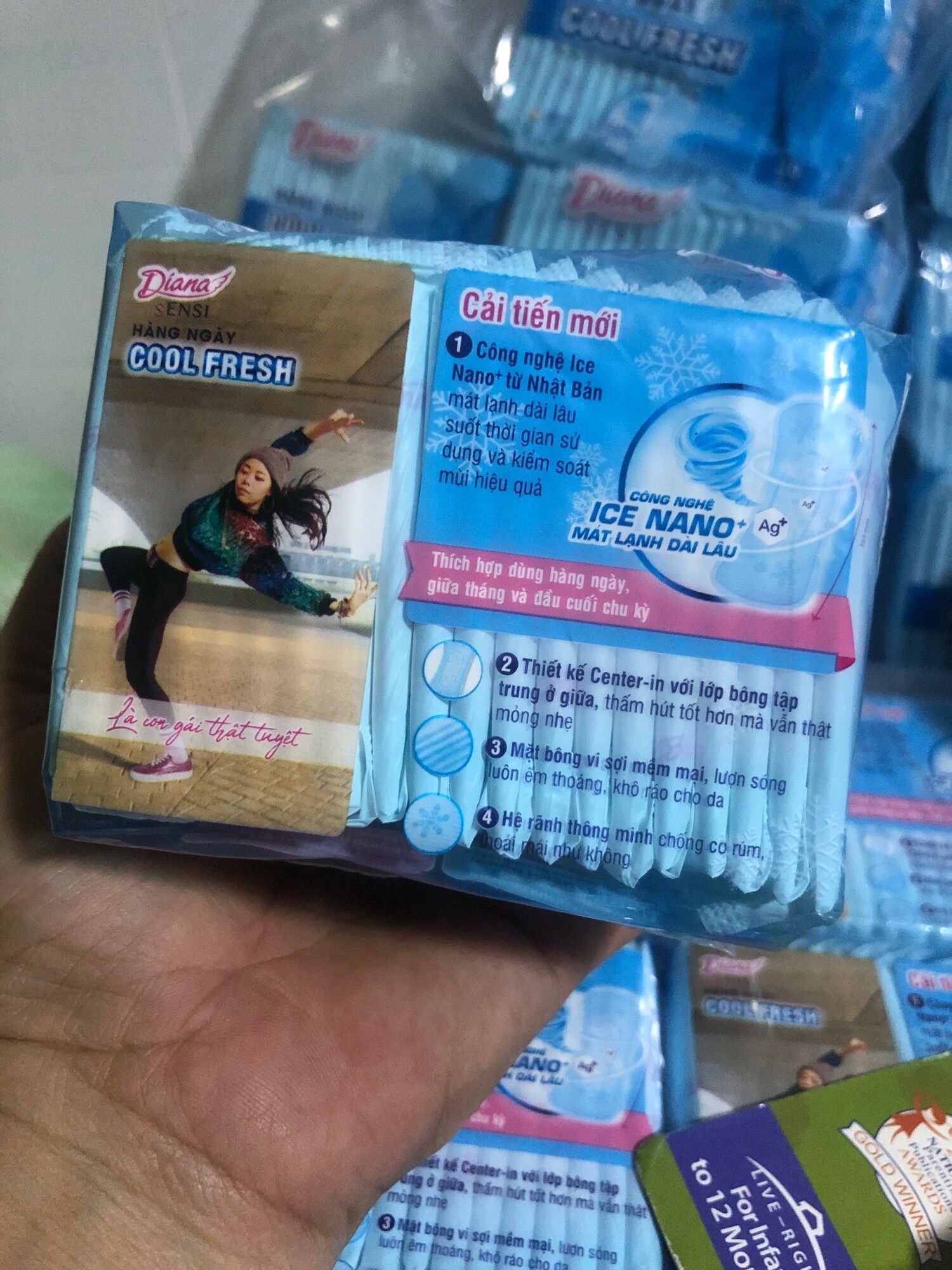 BVS hàng ngày Diana Cool Fresh 20 miếng