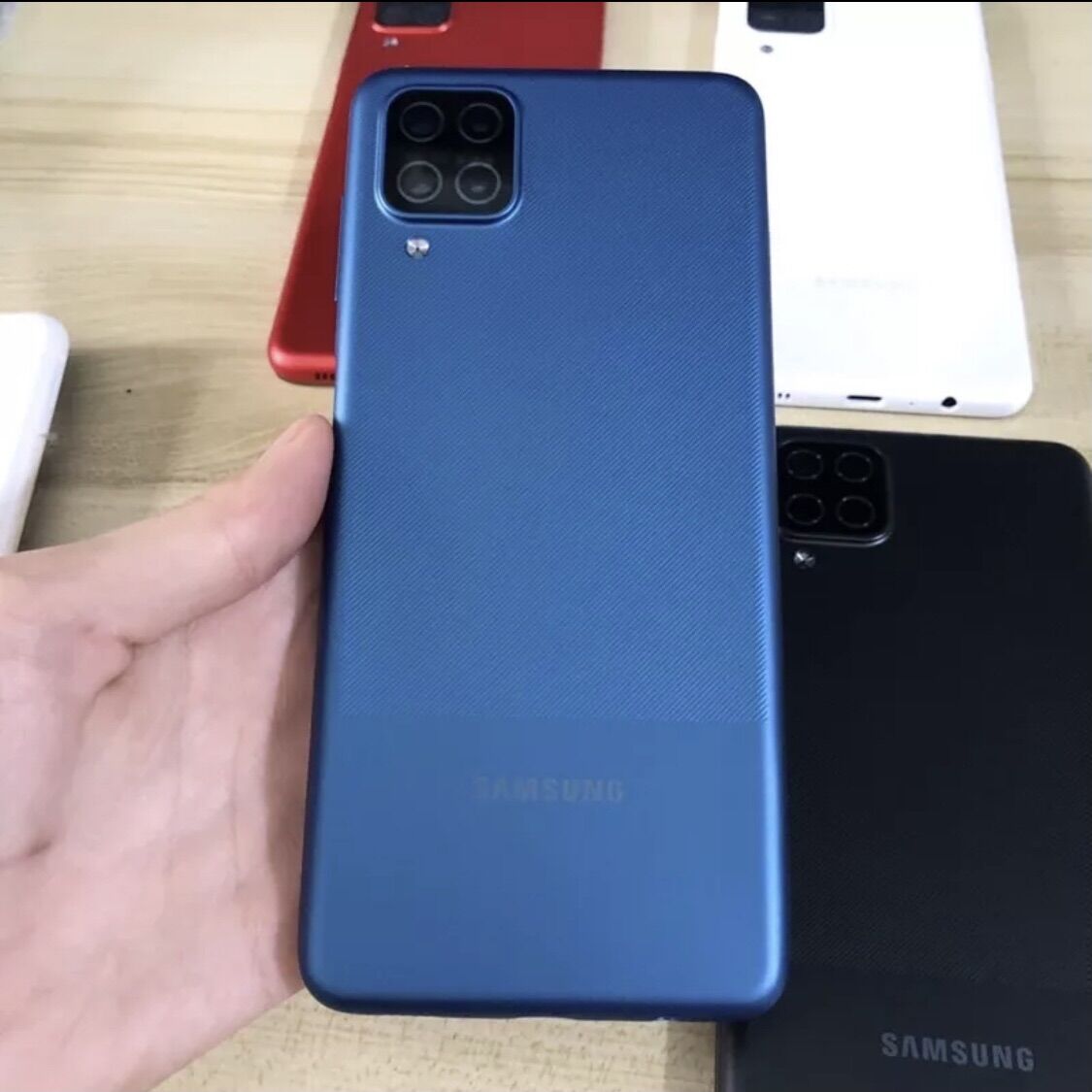 Bộ vỏ sườn samsung a12 zin hàng cao cấp.