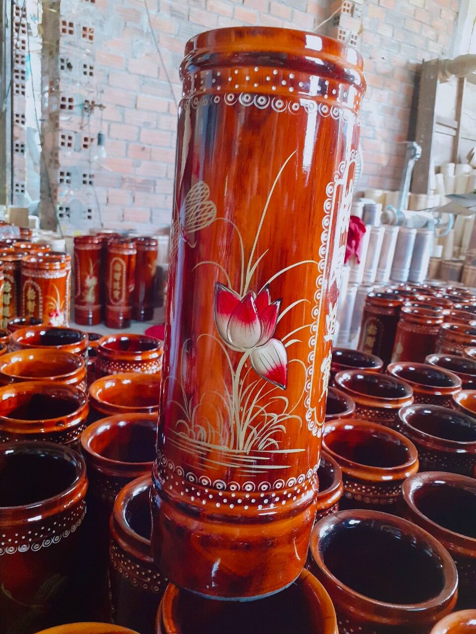 Ống Đựng Nhang Bằng Gỗ  Hoa Sen Nổi Cao Cấp