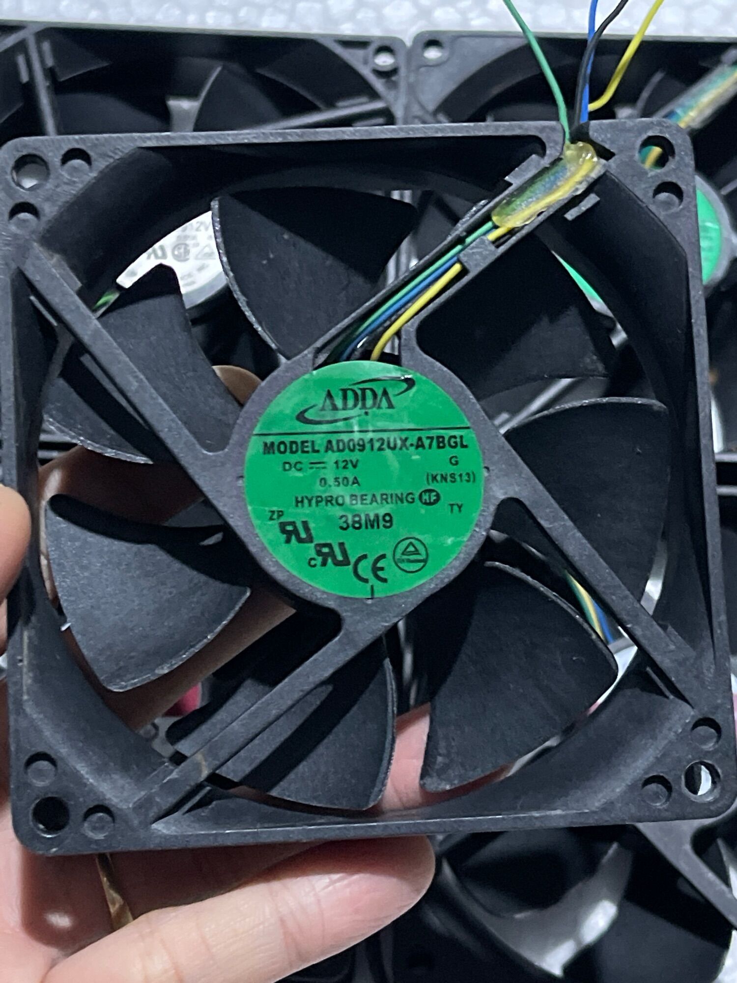 Quạt fan AVC 9x9x2.5cm dòng từ 0.40A đến 0.60A siêu mạnh
