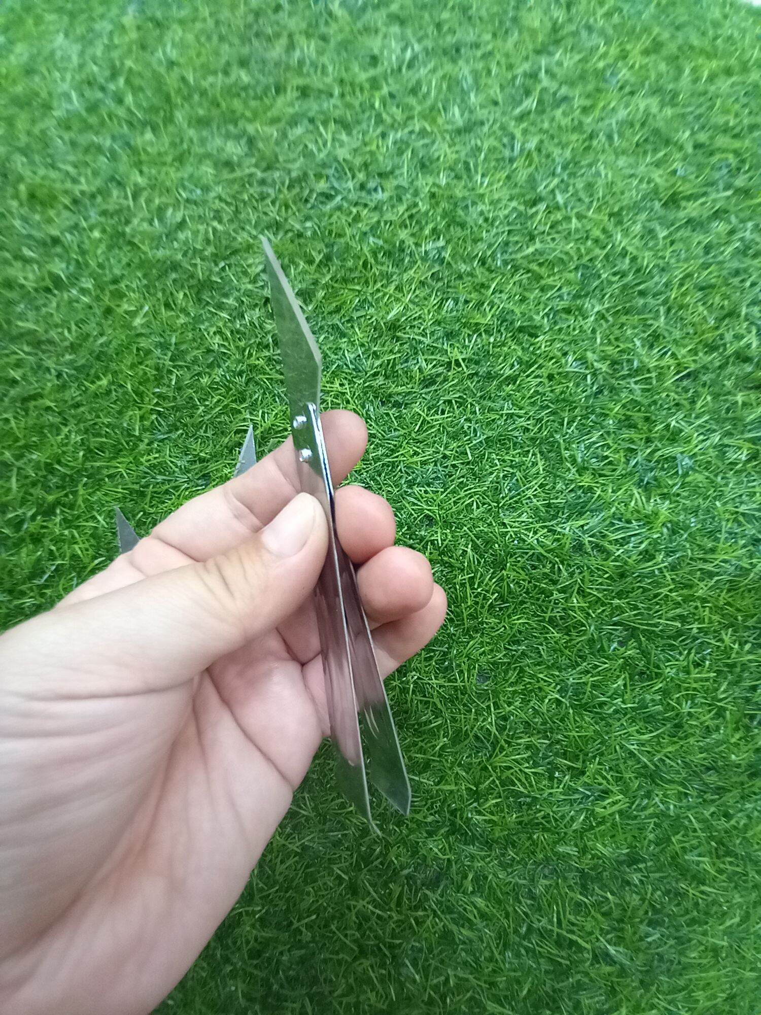 nhíp  nhổ lông  gà  vịt  heo..(có  lưỡi  làm  lòng gà  vịt)
