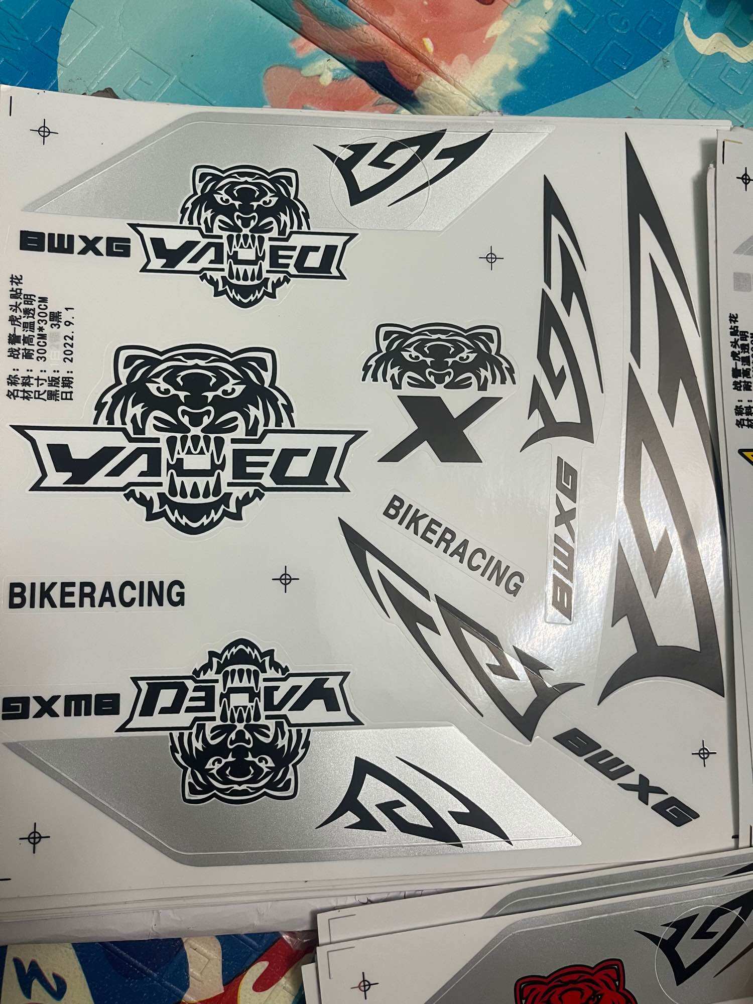 Bộ tem hổ Trung Quốc dán xe điện xmen