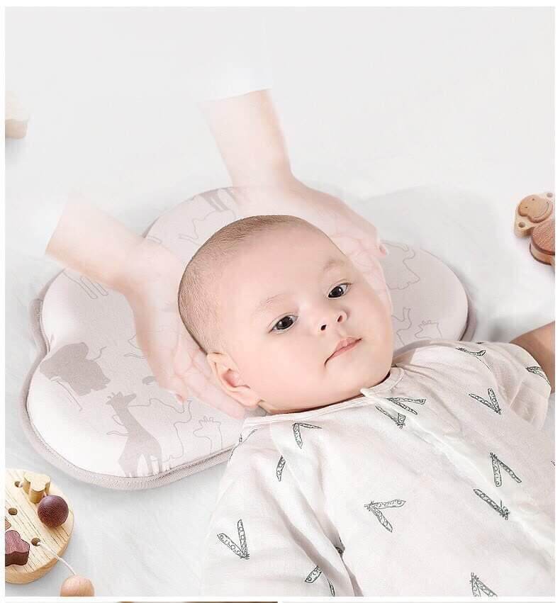 Gối lõm ChocChick hình đám mây giúp tránh bẹp đầu bé