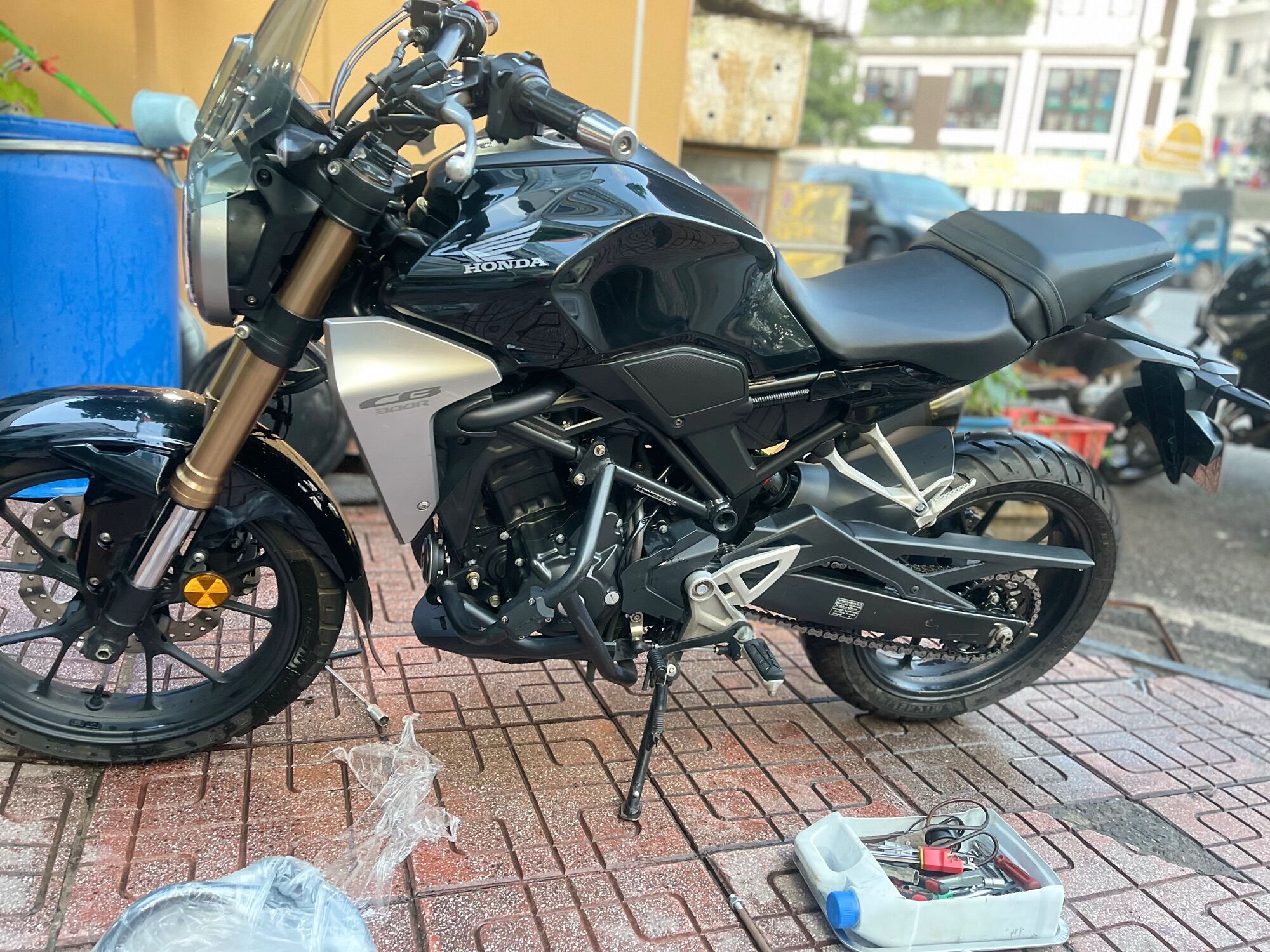 Chống đổ khung CB150&CB300R các đời