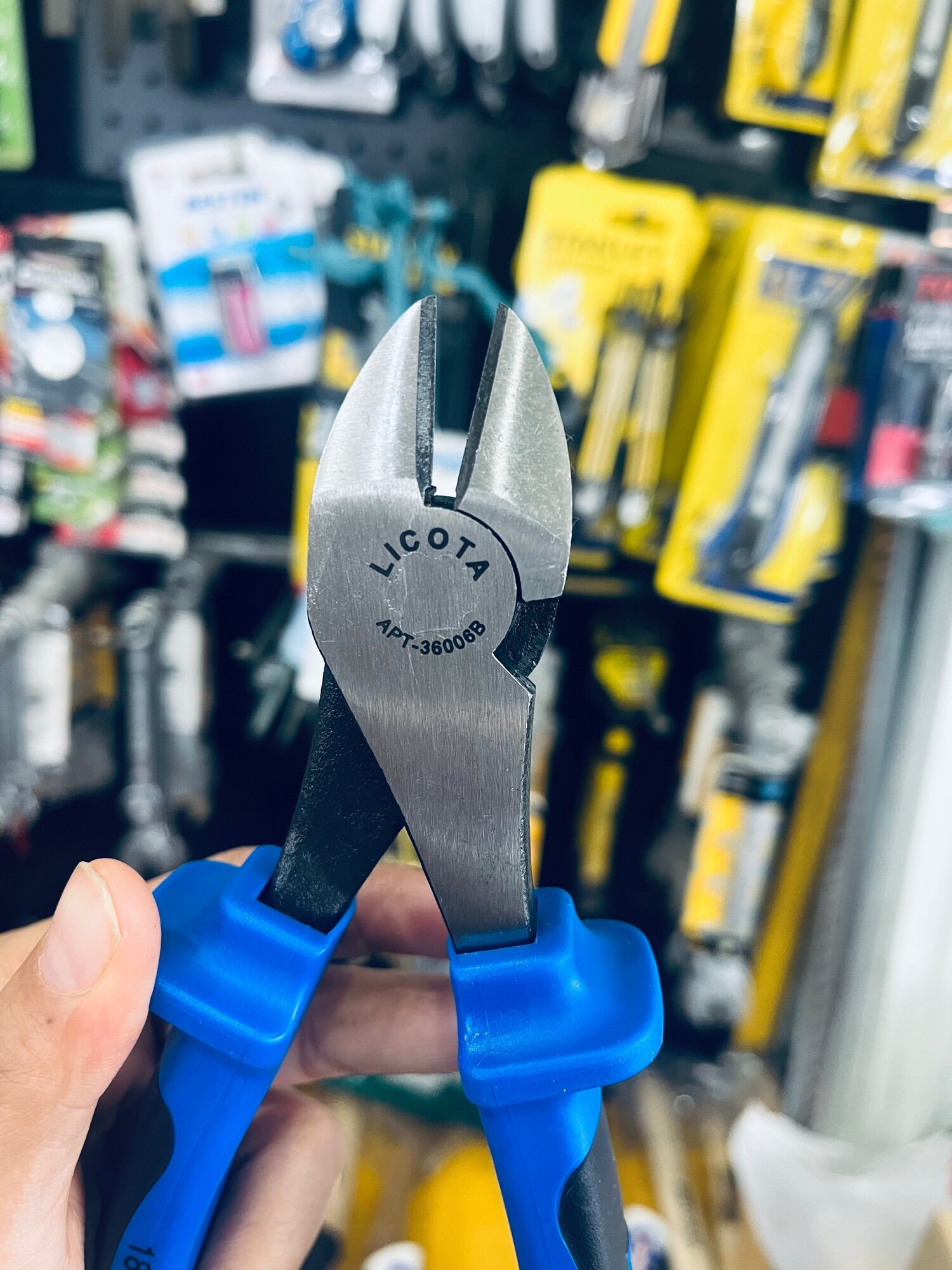 Kềm cắt licota 7”
