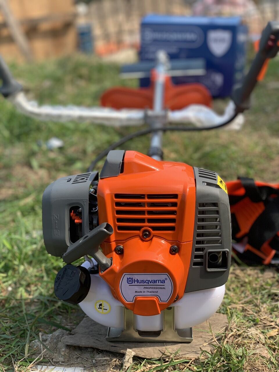 Máy cắt cỏ husqvana 541