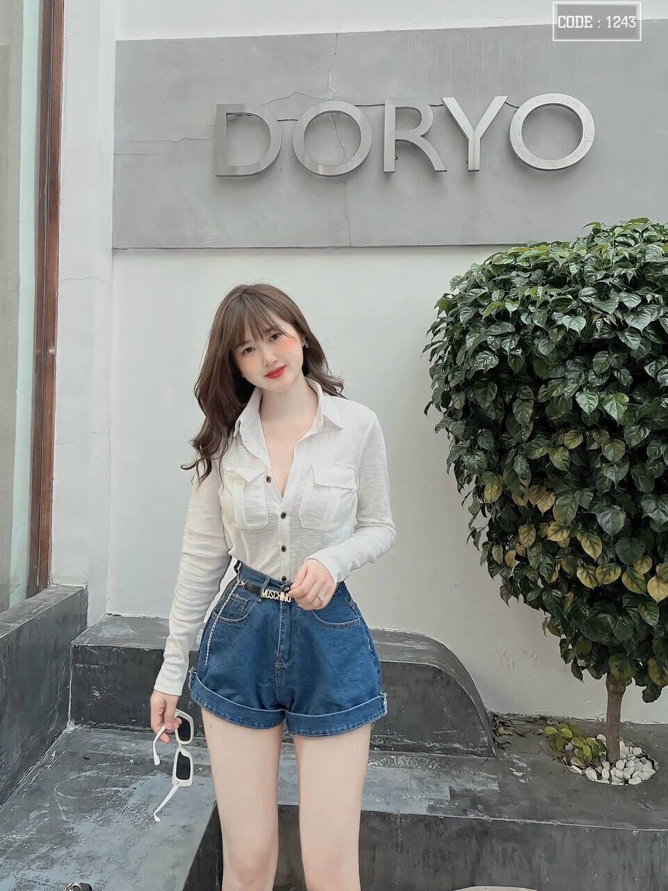 Quần short jean kèm dây nịt