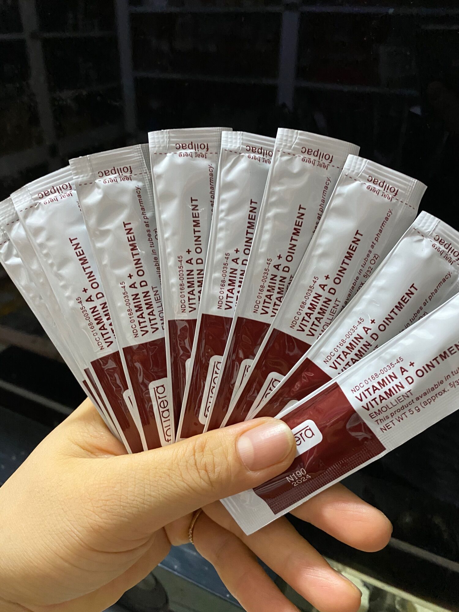 10 tuyp vitamin ad dưỡng da sau xăm