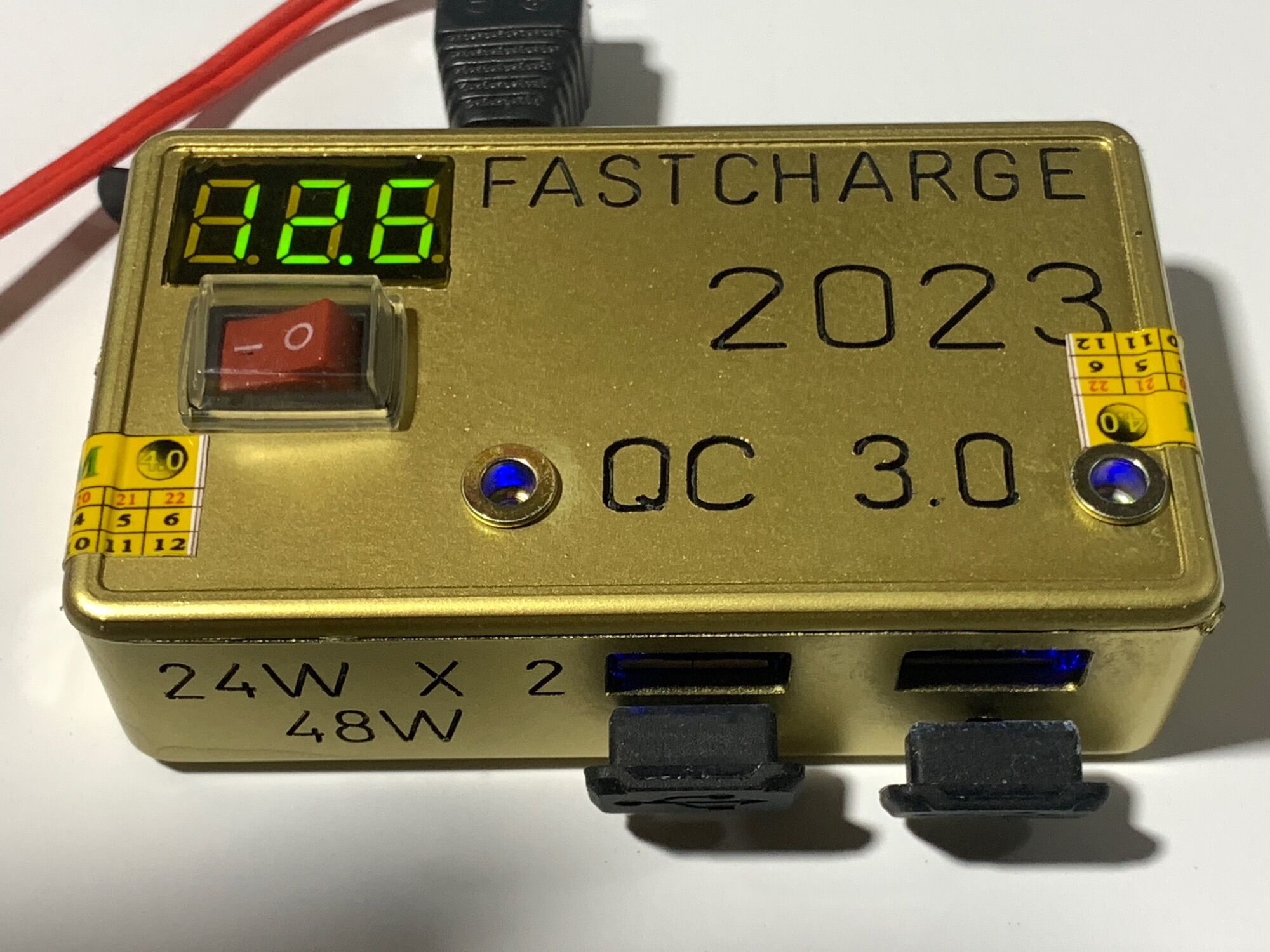 Sạc điện thoại gắn trên xe máy sạc nhanh 5V 3A , dùng acquy sạc điện thoại, nhỏ gọn kháng nước đi mưa