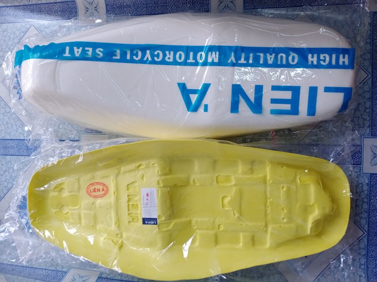 Mút yên xe Sirius đời đầu