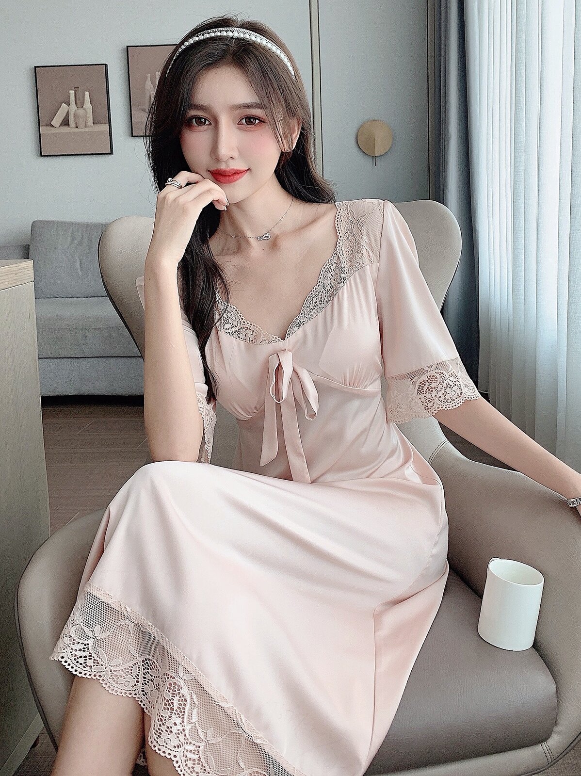 Mùa Hè Lụa Đồ Ngủ Nữ Ice Lụa Dài Đầm Gợi Cảm Quần Áo Gia Đình Có Đệm Ngực Cổ Chữ V Tay Ngắn Thoải Mái Home Ren