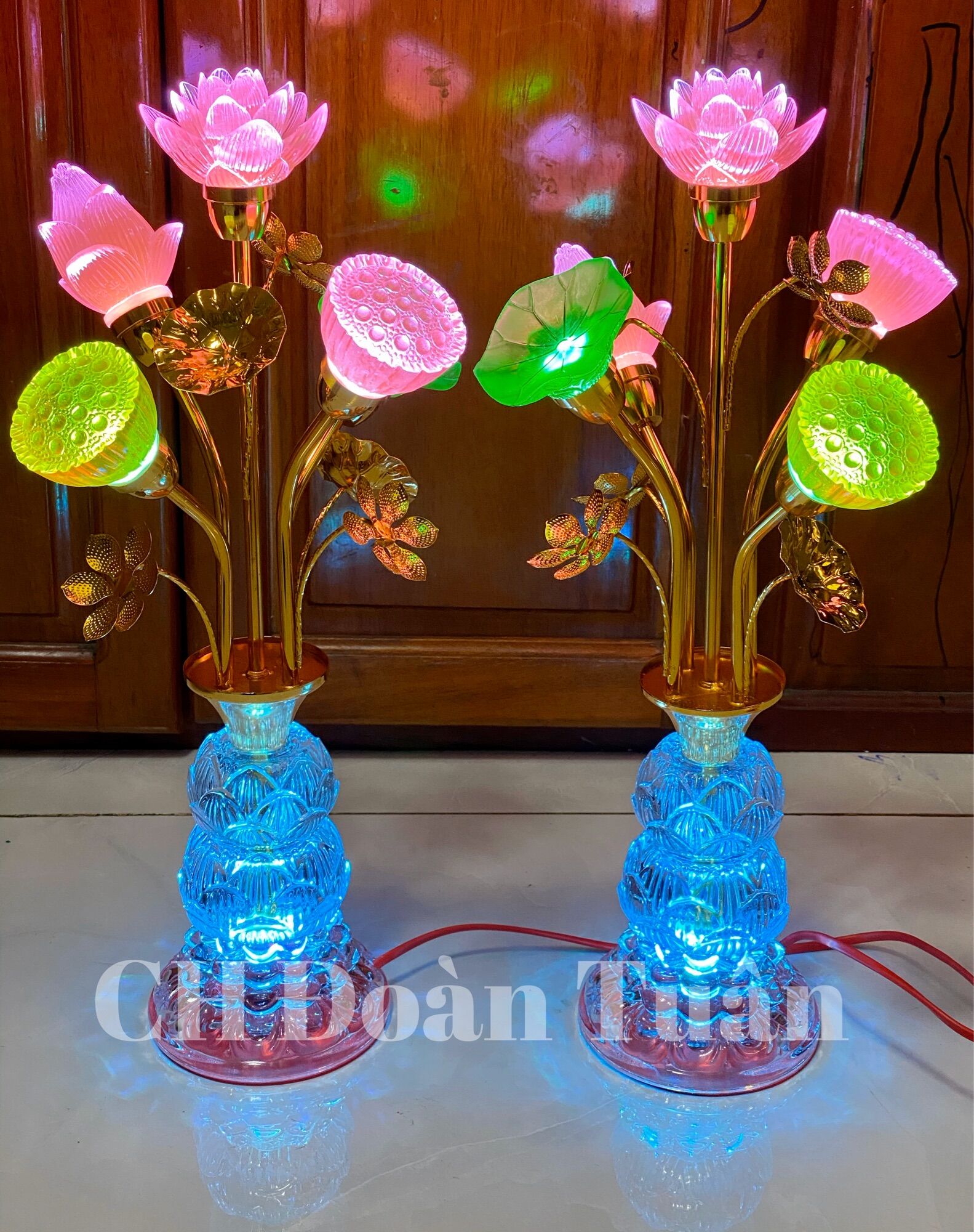 MỘT CẶP ĐÈN BÌNH BÔNG LƯU LY CAO CẤP
