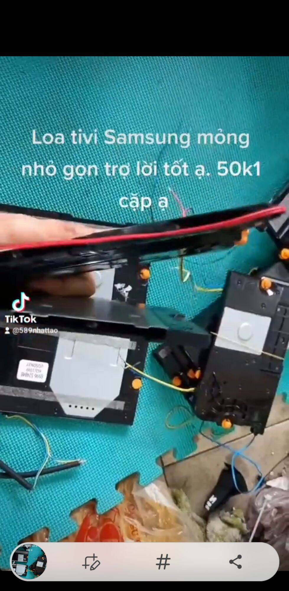 Cặp loa tivi Sam Sung mỏng nhỏ gọn trợ lời tốt. Giá 2 cái