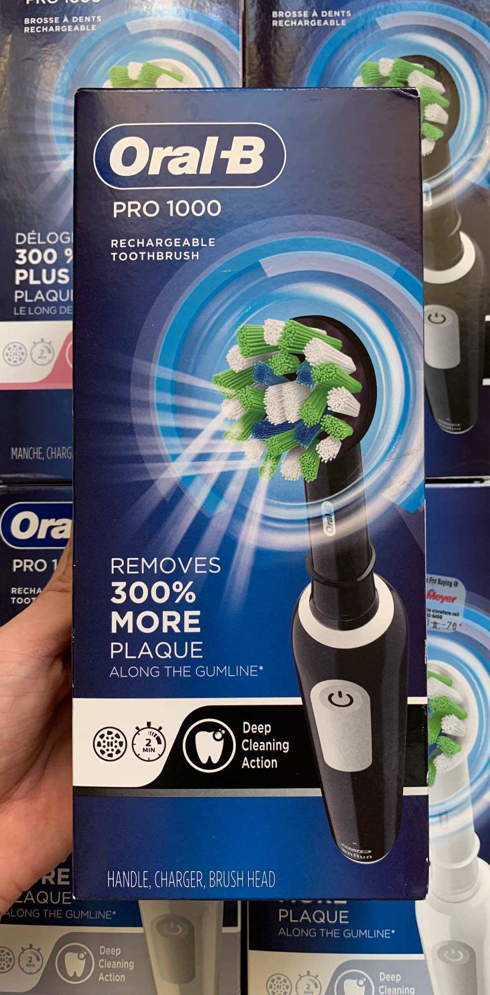 Bàn chải đánh răng điện Oral-B Pro 1000