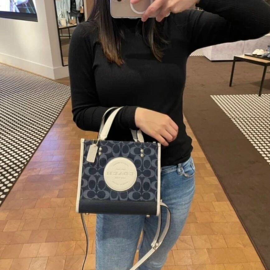 Coach Dempsey Tote 22 siêu xinh