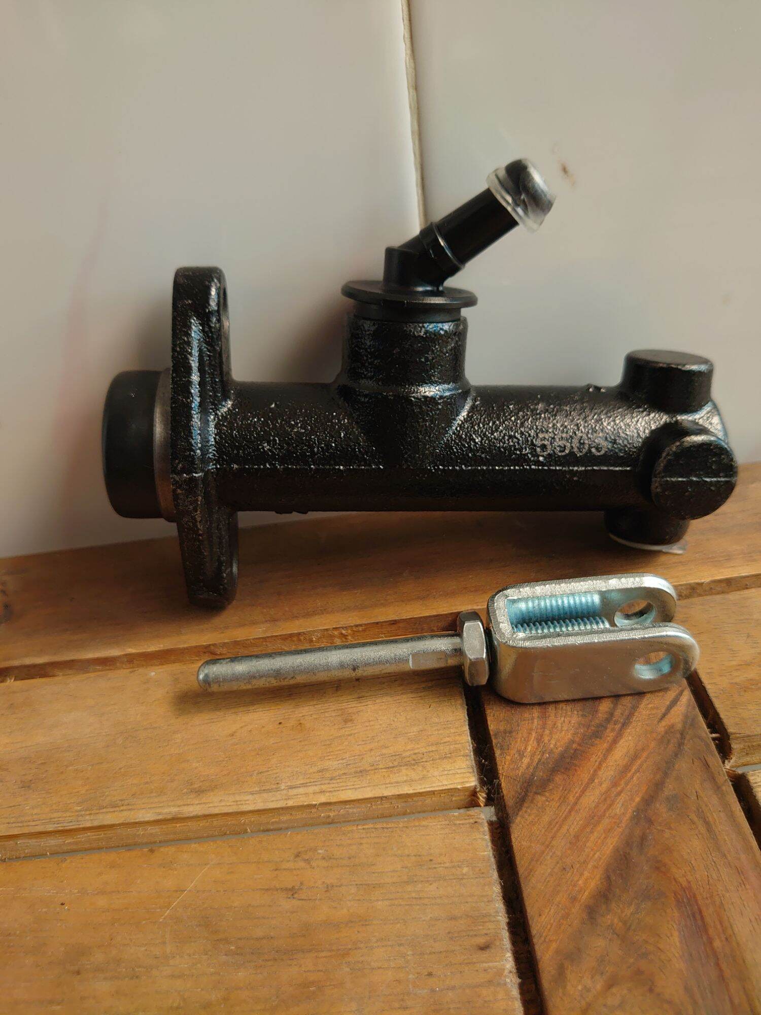 Tổng phanh xe nâng TCM FD15-30 (*)