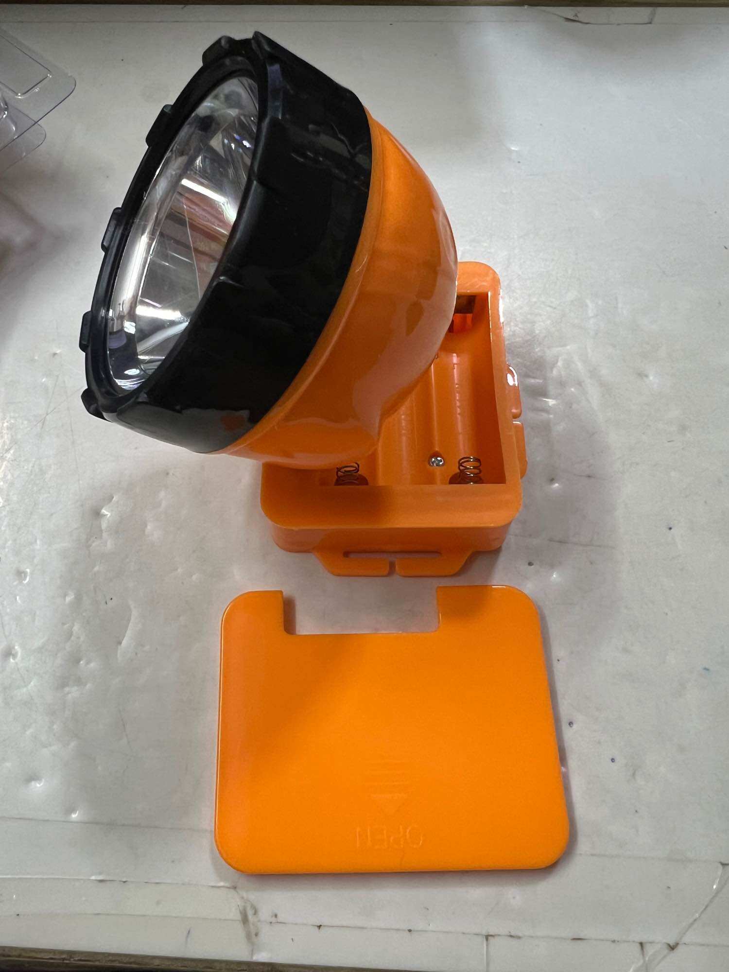 Đèn đội đầu dùng pin AA