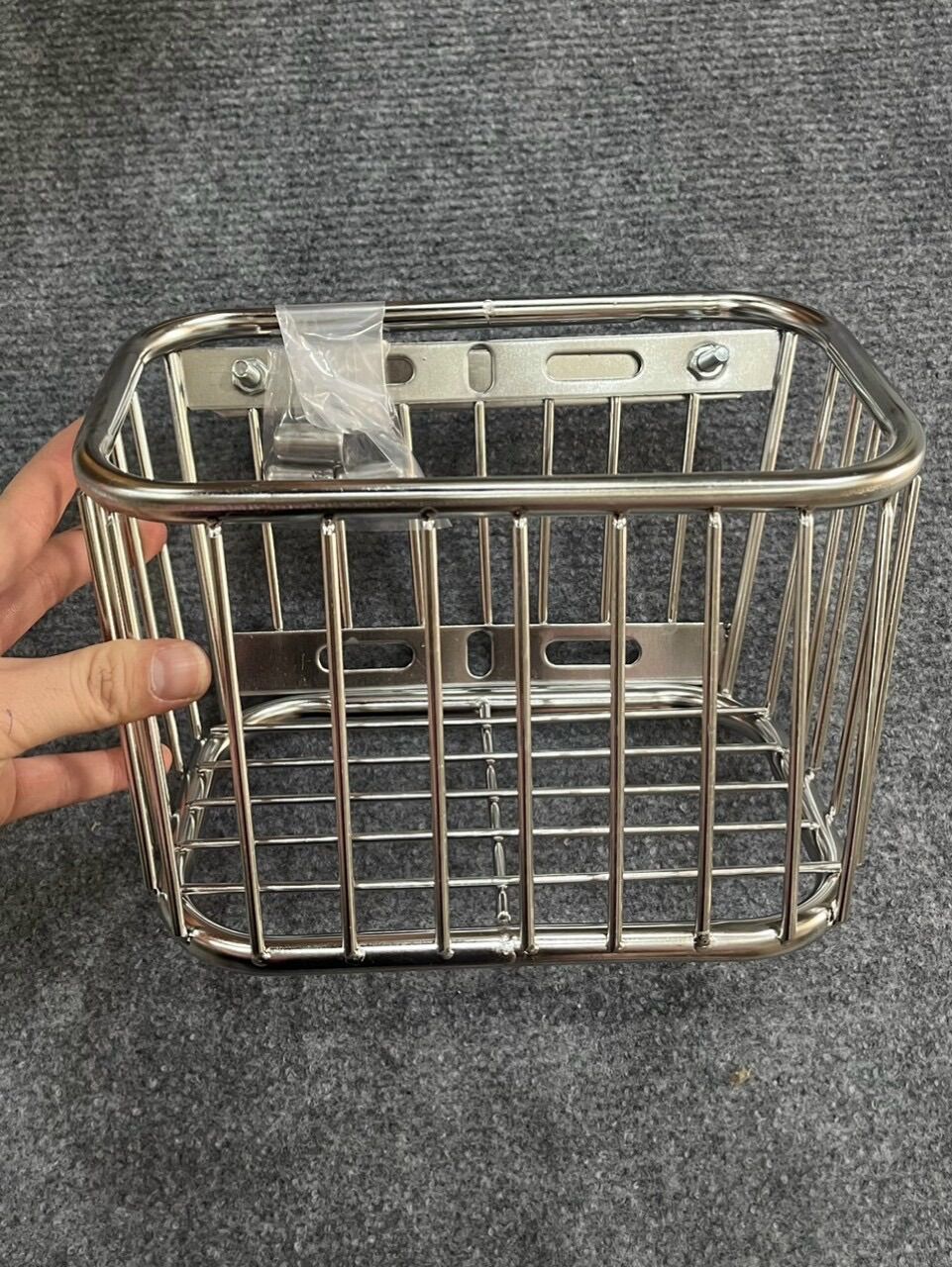 rổ inox mini loại tốt gắn xe máy ( 21x12x12)