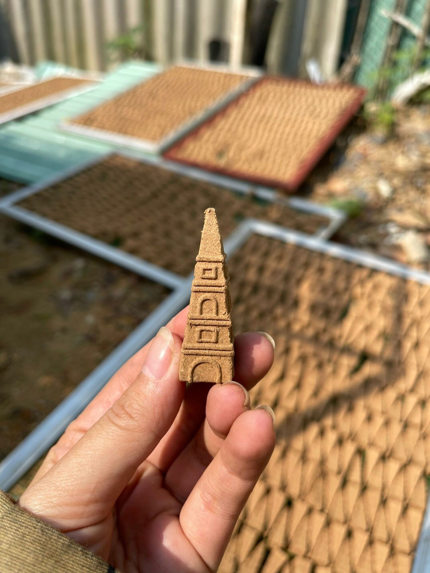 Nhang nụ tháp trầm hương nguyên chất. cháy 30 phút
