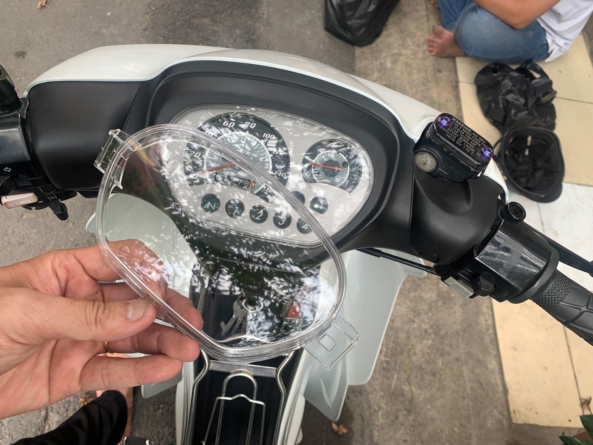 Mặt kính mica đồng hồ jupiter v - r