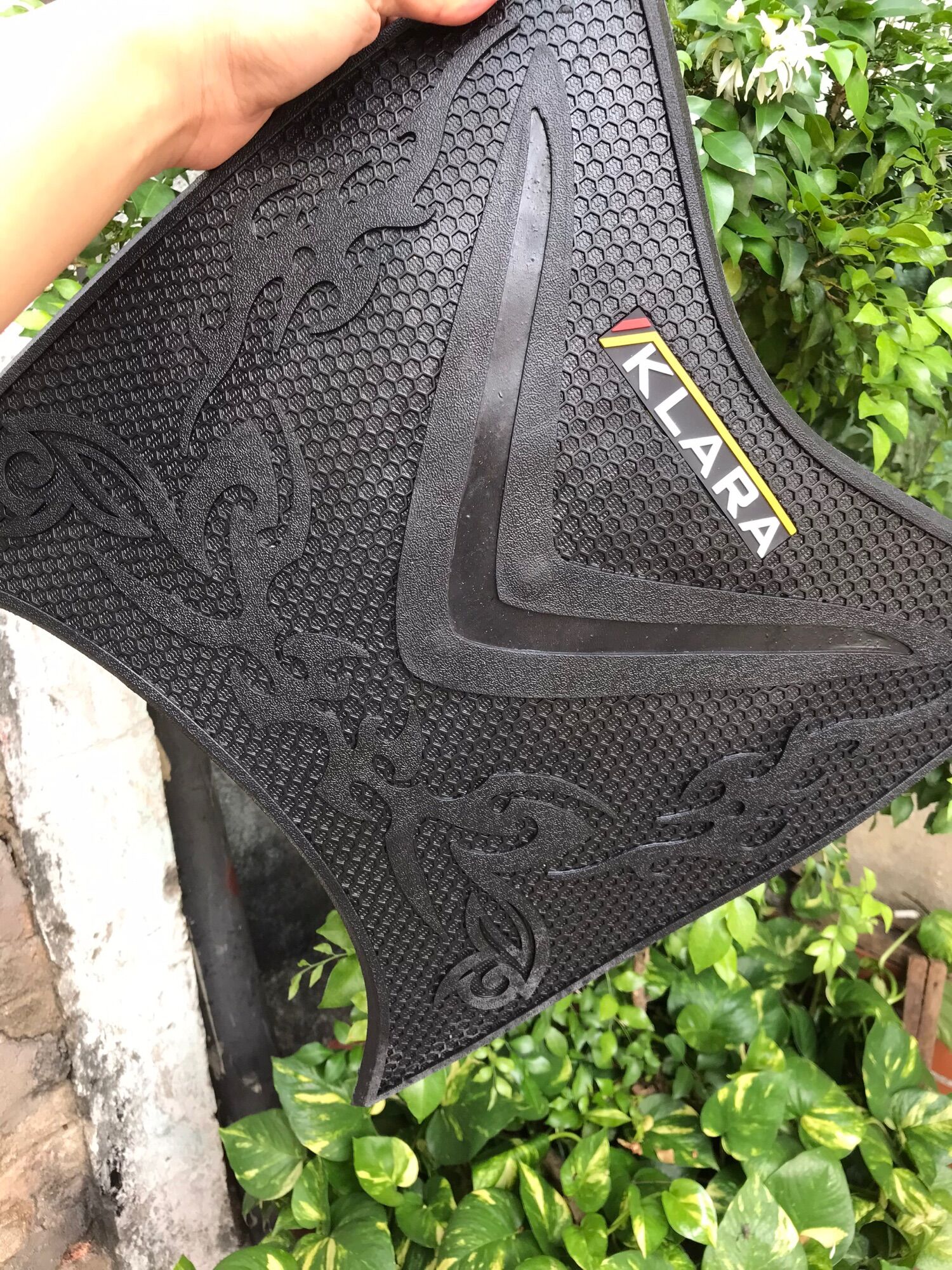 KLARA, THẢM ĐỂ CHÂN XE MÁY ĐIỆN KLARA