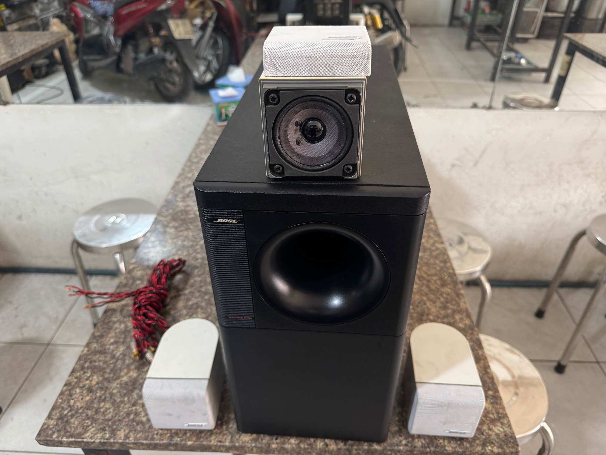 Bộ Loa Sub Bose ACOUSTIMSS-7 made in USA có thiết kế 2 Loa Bass 16cm công xuất 200w loa zin mới đẹp âm thanh rất hay