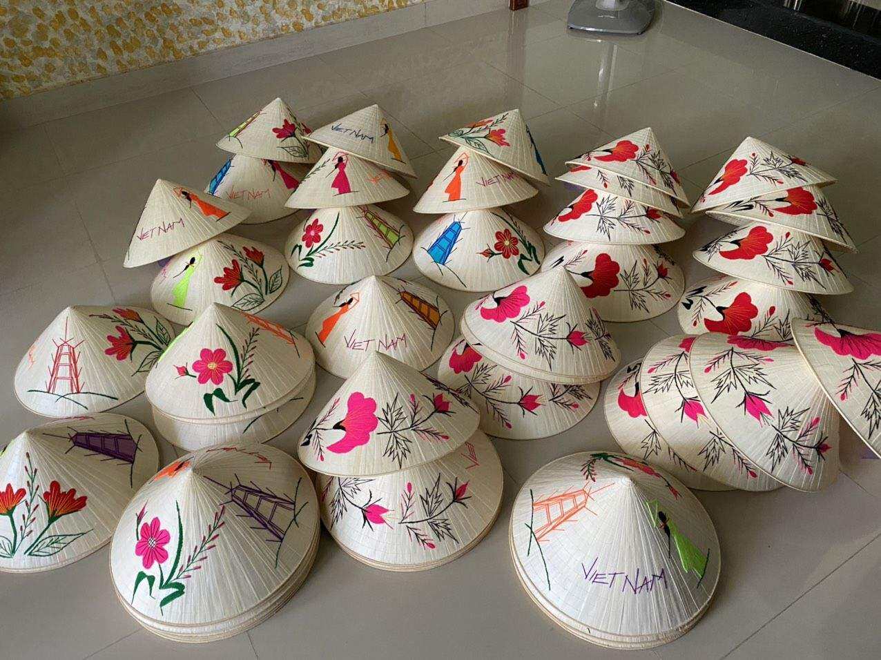 Nón lá vẽ nón lá thêu tay bán sỉ lh 0978945425