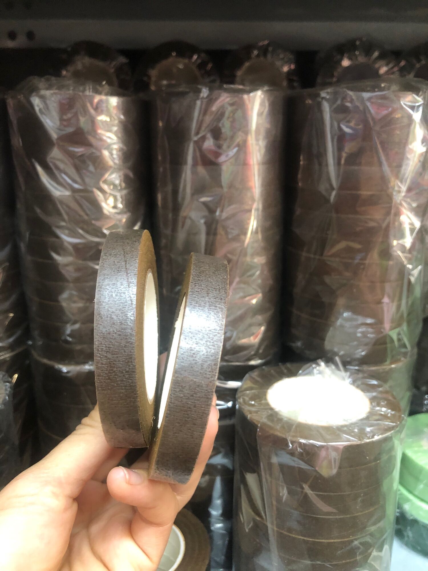 Keo Sáp Nâu Quấn Cành