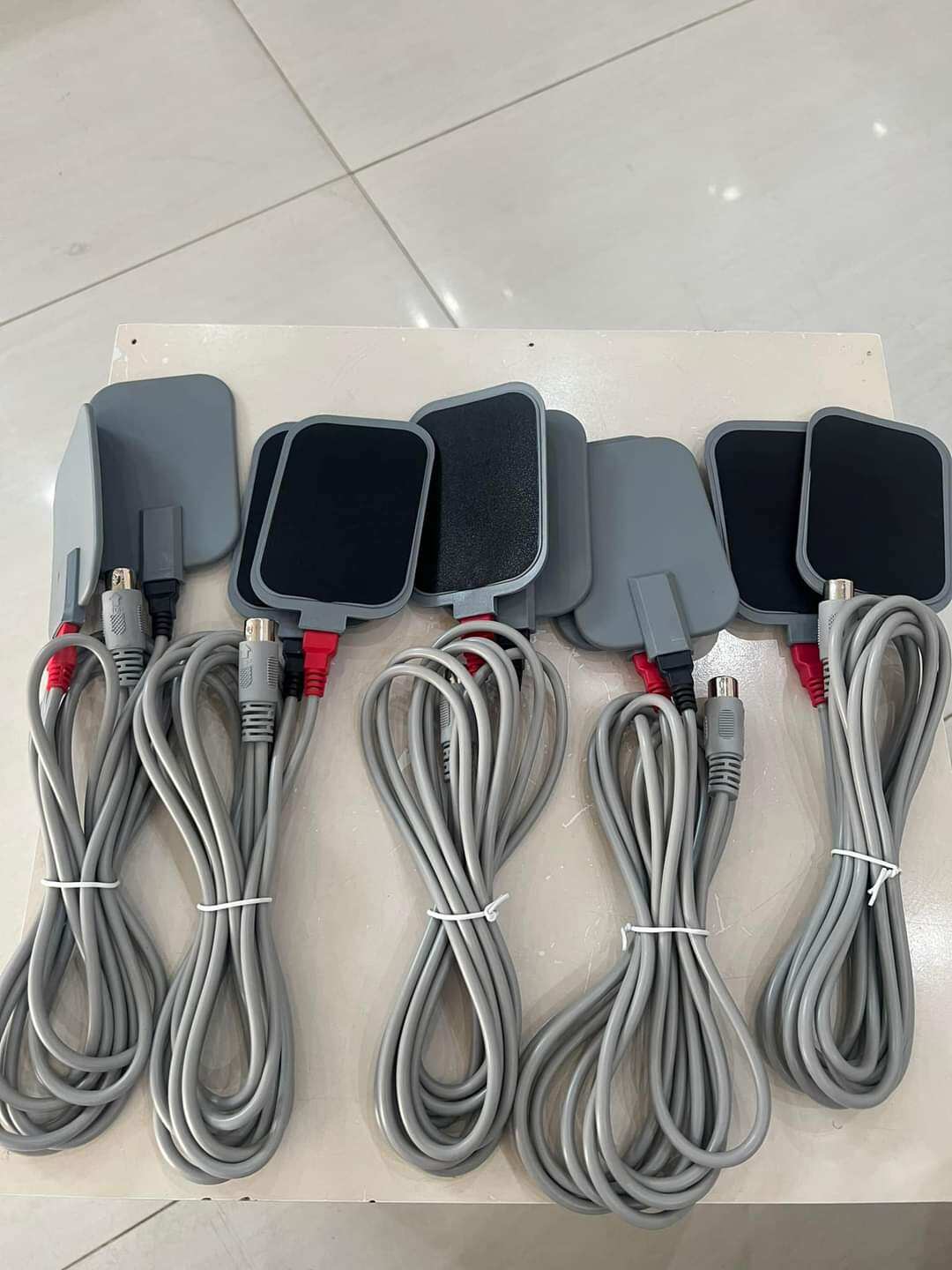 1 dây 2 miếng xung máy điện xung 10 cổng và máy dds