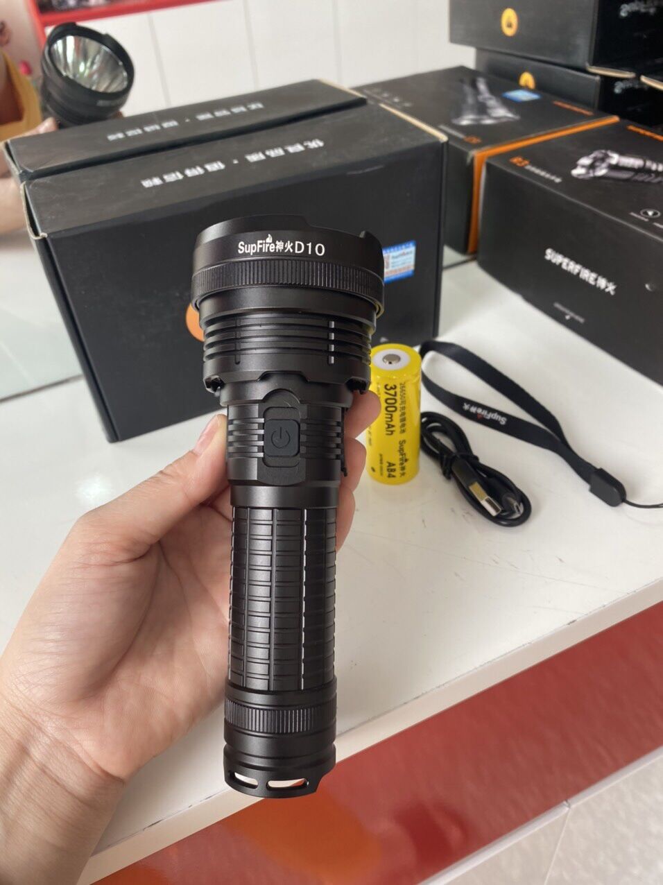 Đèn pin Supfire D10