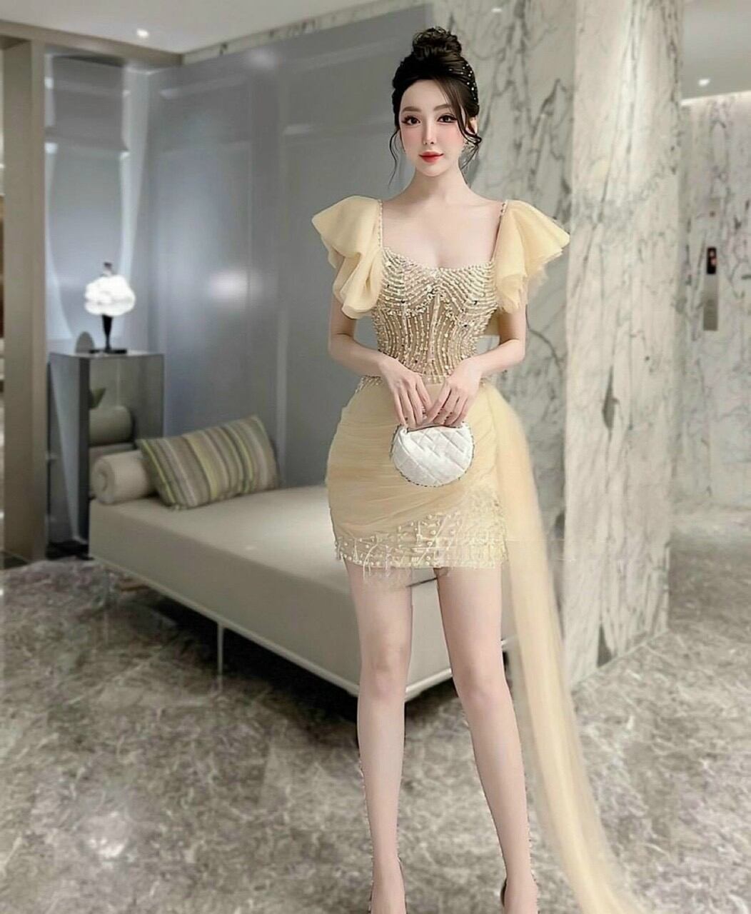 Đầm body tay loe kết