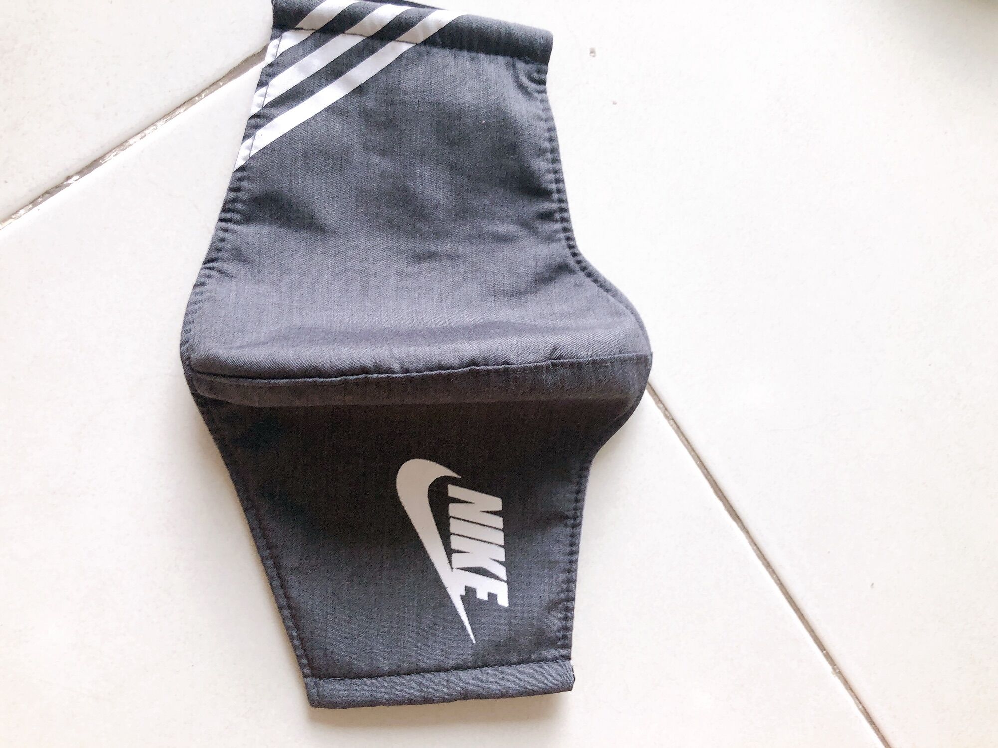khẩu trang vải in hình Nike