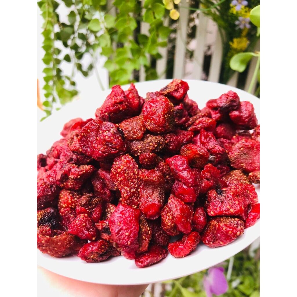 500gr Dâu Sấy Dẻo Không Đường Siêu Ngon ( 2 hu 250g)