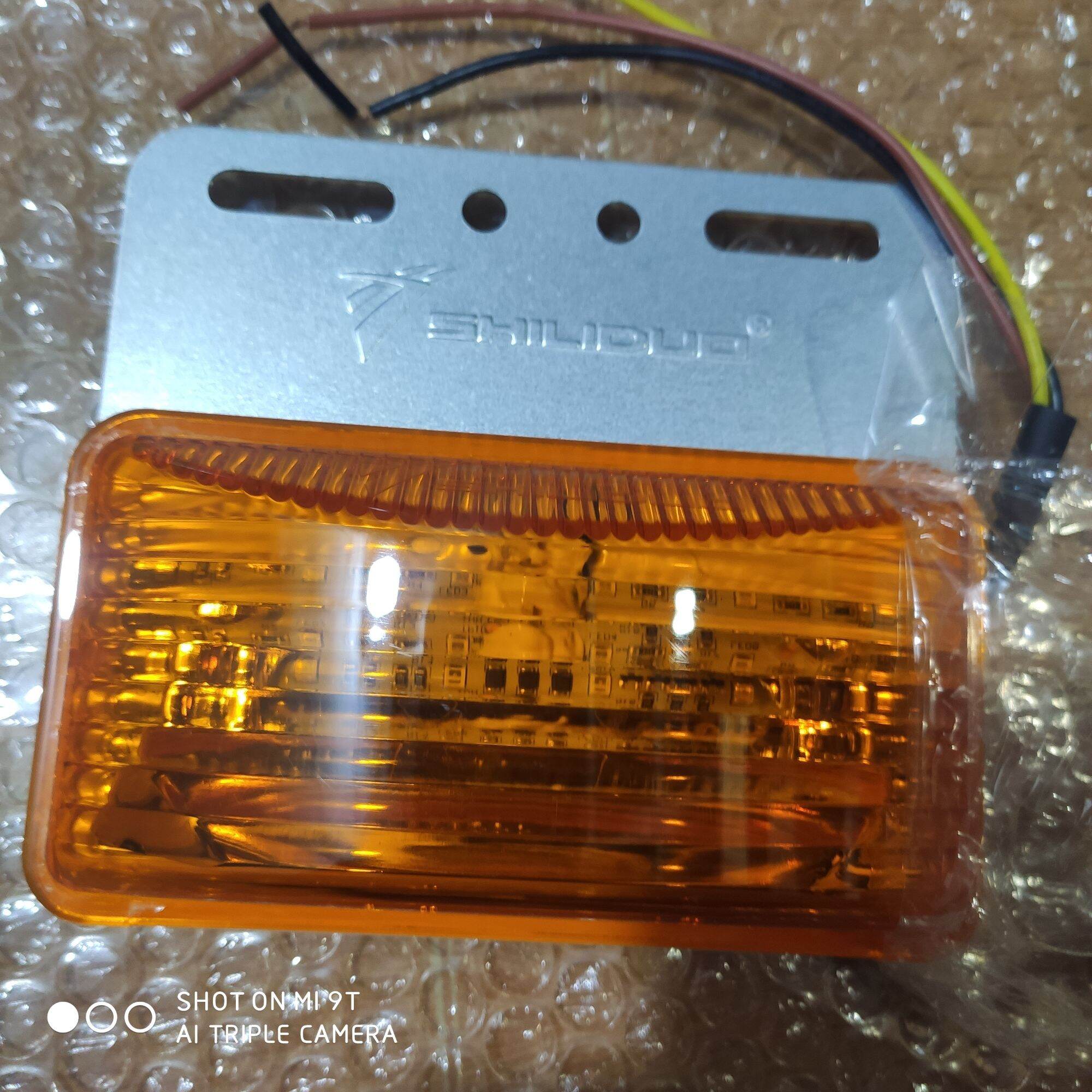 KMDB. Đèn sườn xe tải 24V màu vàng cỡ lớn SD4009, đèn led sườn, đèn hông xe tải, đèn chiếu cạnh 24v màu vàng hàng sịn, đèn cảnh báo thùng xe, đèn cạnh thùng xe tải....VIE PARTS