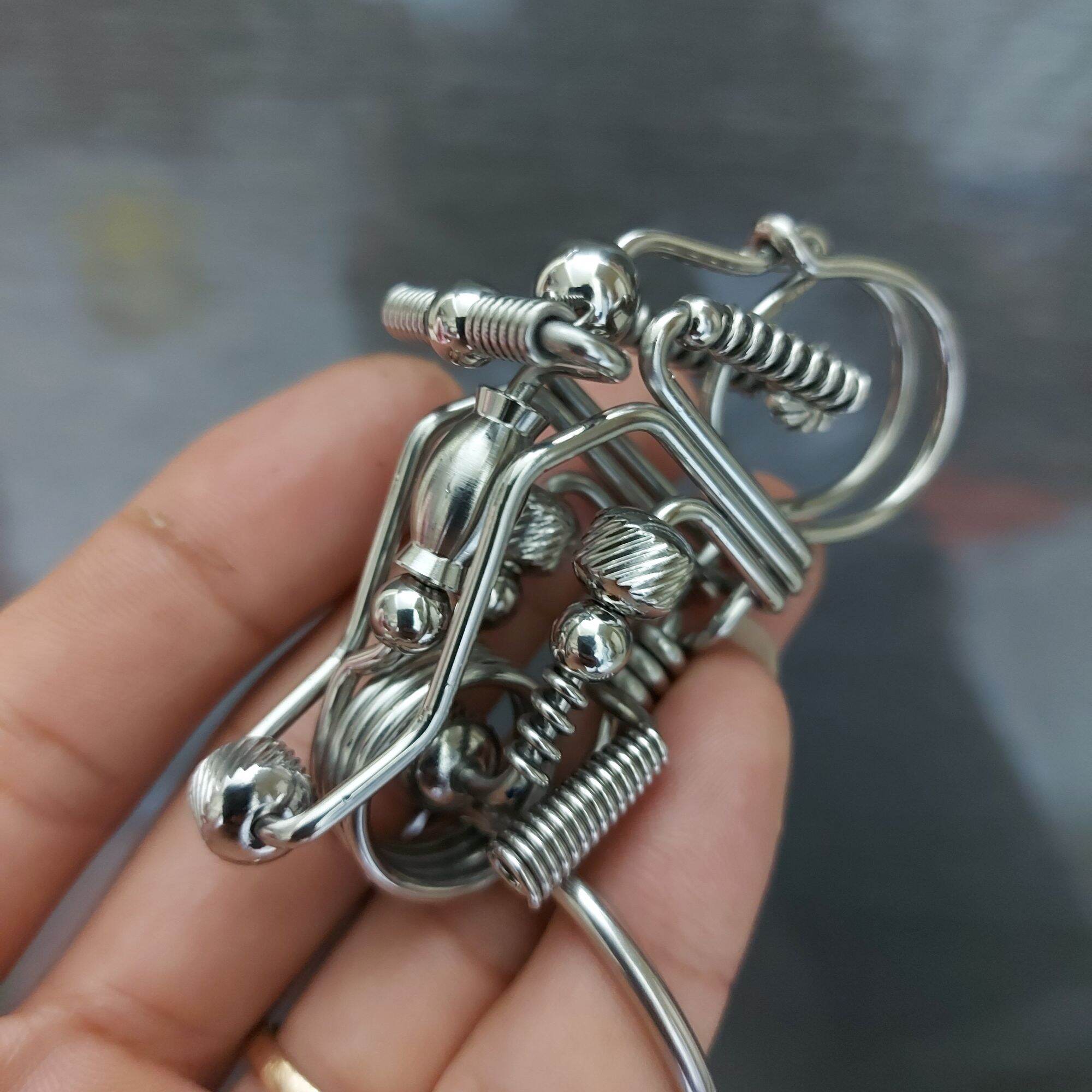 Móc khóa xe làm thủ công mẫu xe