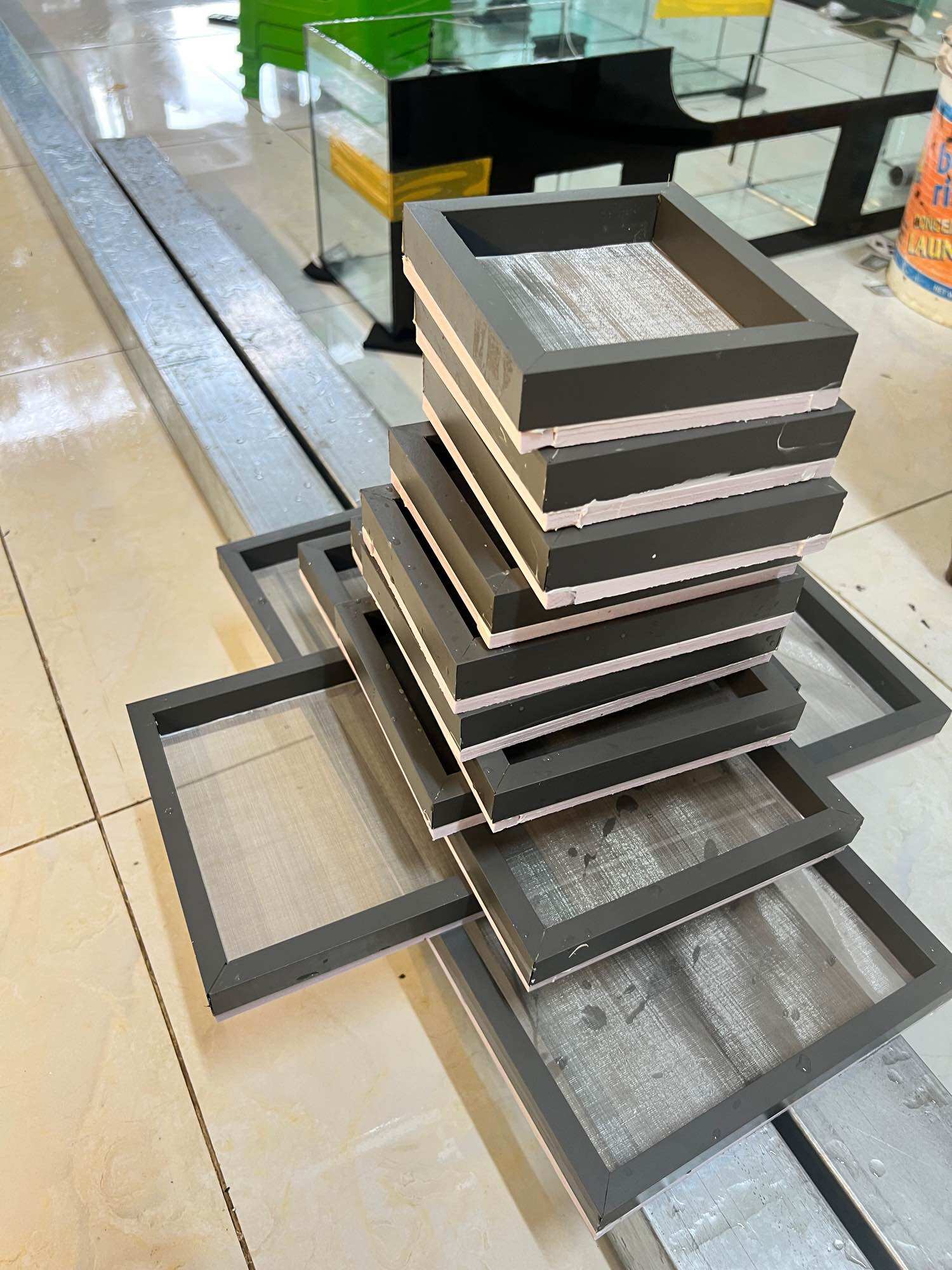 Khay Tách Phân Hồ Cá Đầy Đủ Kích Thước - Lưới inox dày
