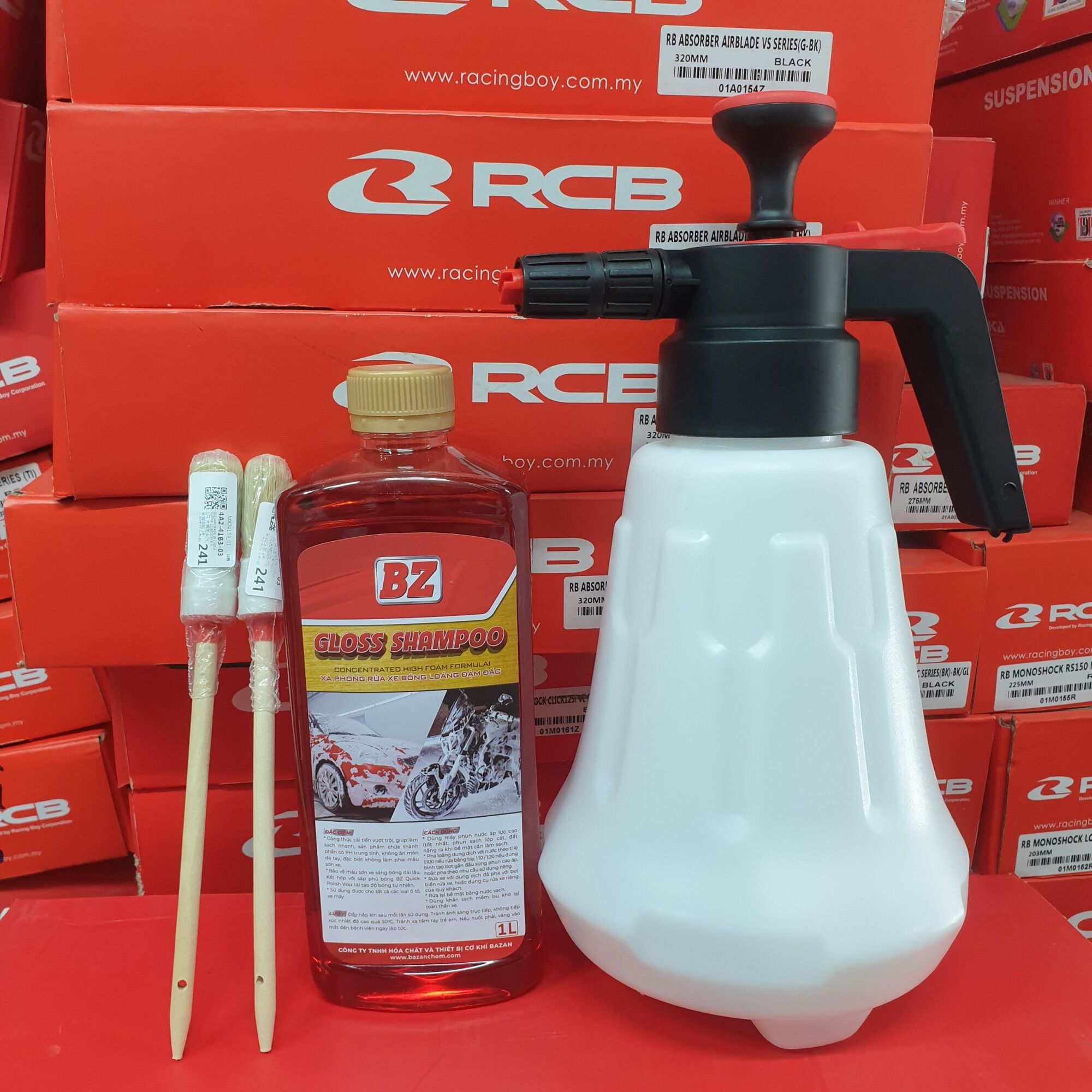 Bình xịt bọt tuyết và xà bong rửa xe bz tặng kèm cọ rửa xe